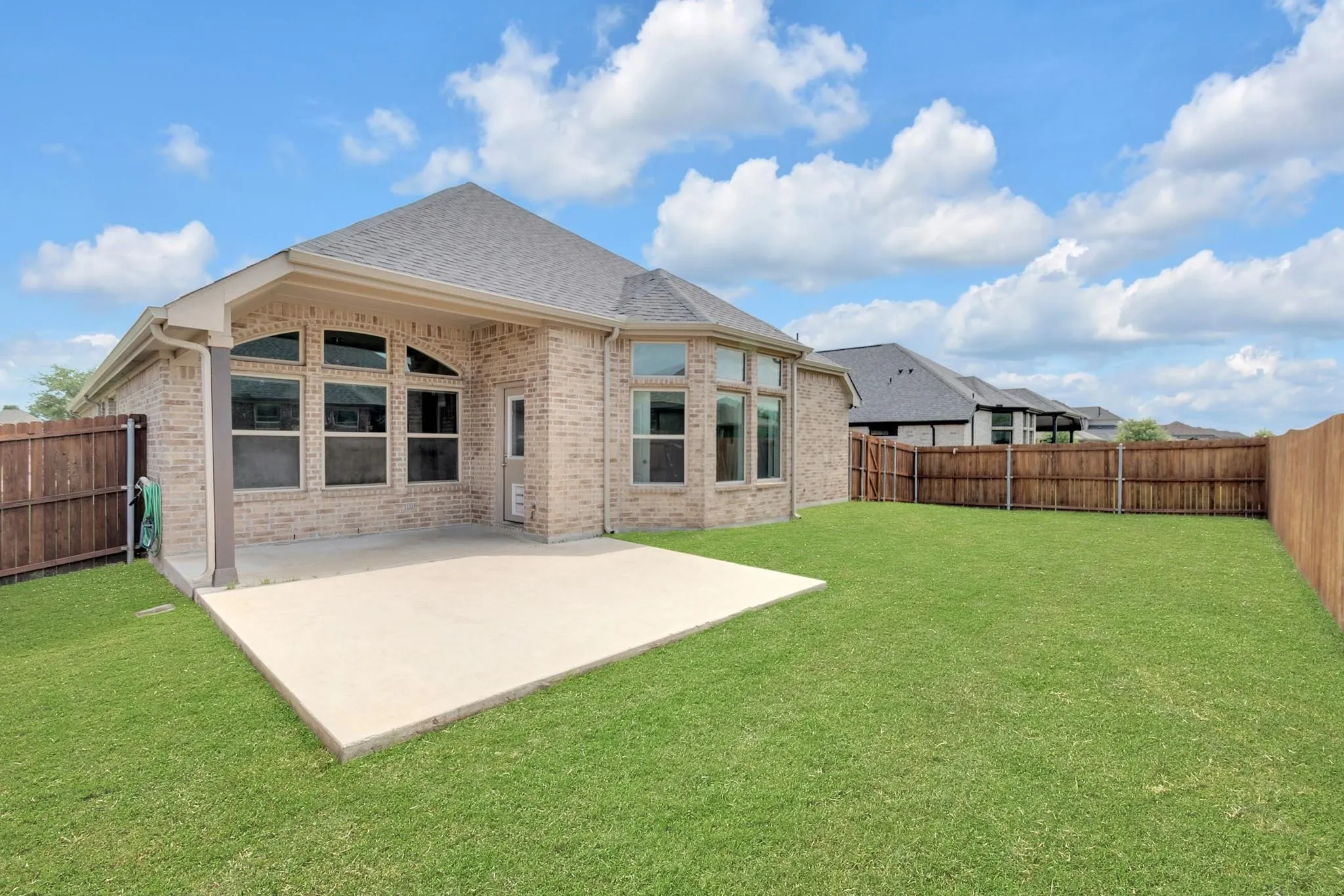 Single Family Residence For Sale in Collin County , 2818 Chestnut Lane, Melissa, Texas 75454, 5 Bedroom, 3 Bathroom, 3 Garage spaces, 2,177 Sqft, built in 2019, mls#21325374, Real Estate Agent in Melissa, Homes For Sale in Collin county, Homes For Sale in Melissa, Realtor in Melissa Texas, Real Estate Brokerage Independent Realty Texas, Luminita Cordes Realtor