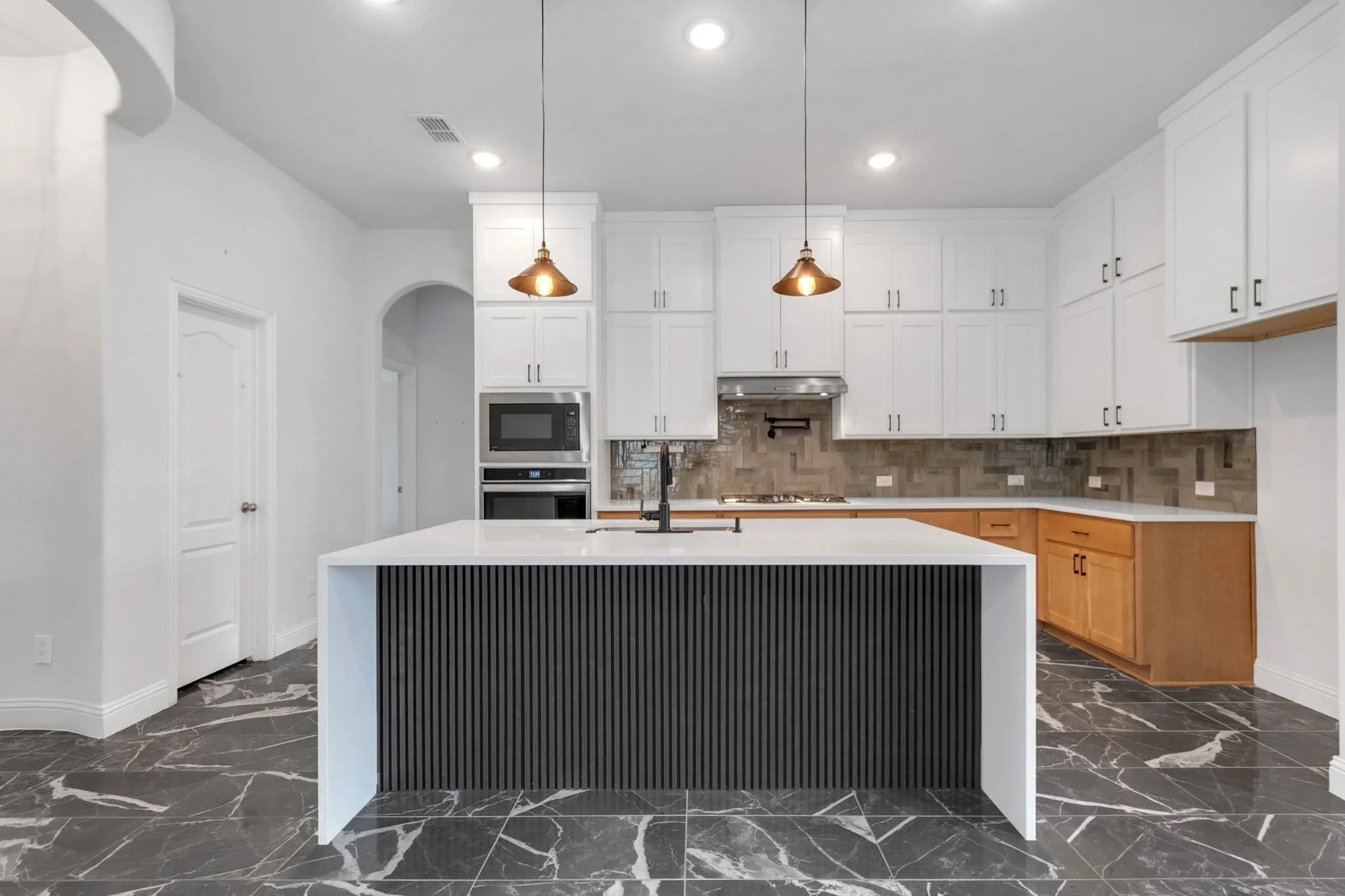 Single Family Residence For Sale in Collin County , 2818 Chestnut Lane, Melissa, Texas 75454, 5 Bedroom, 3 Bathroom, 3 Garage spaces, 2,177 Sqft, built in 2019, mls#21325374, Real Estate Agent in Melissa, Homes For Sale in Collin county, Homes For Sale in Melissa, Realtor in Melissa Texas, Real Estate Brokerage Independent Realty Texas, Luminita Cordes Realtor