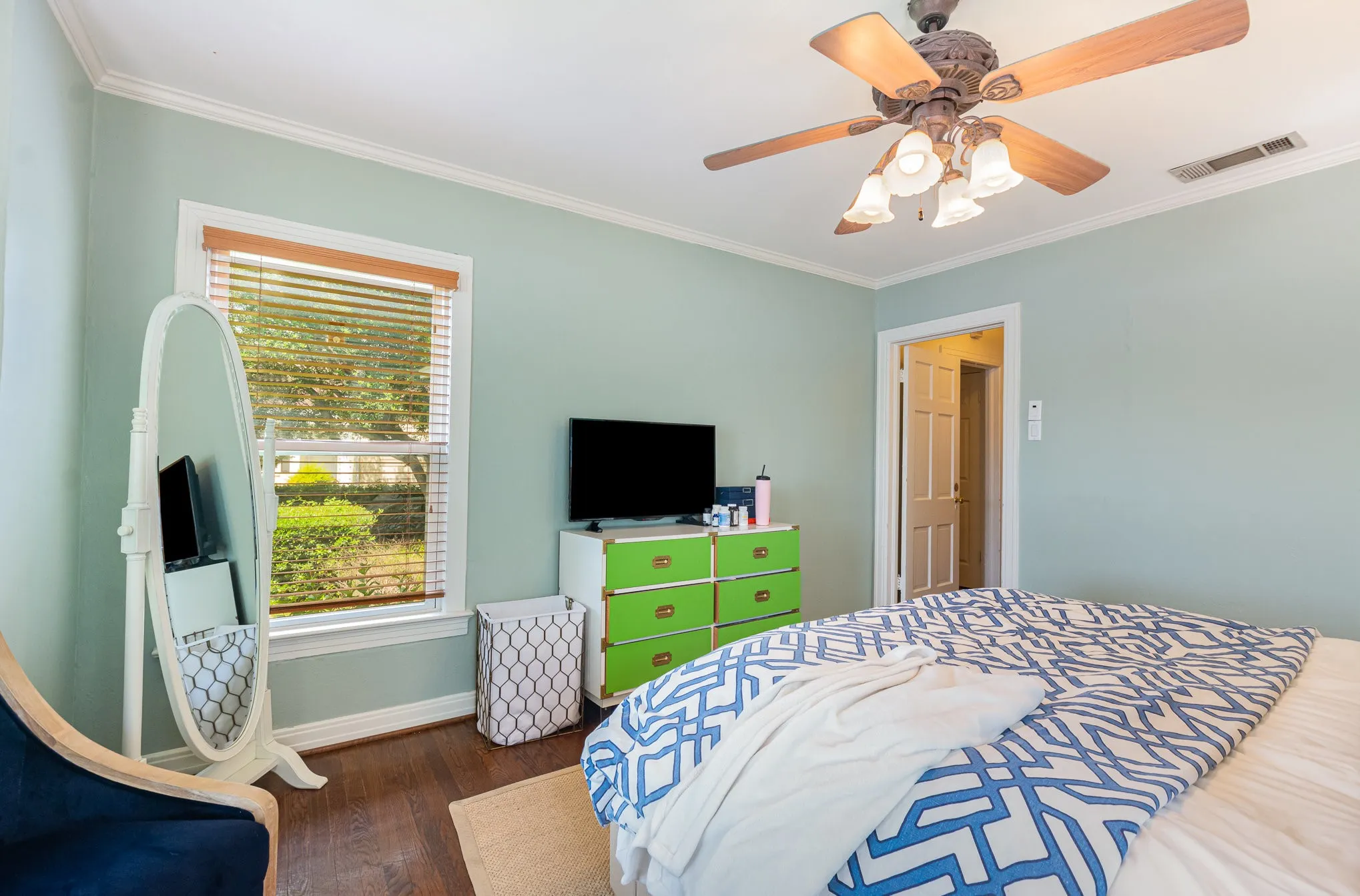 Single Family Residence For Rent in Dallas County , 4220 Lovers Lane, University Park, Texas 75225, 3 Bedroom, 2 Bathroom, Garage spaces, 1,754 Sqft, built in 1938, mls#21325441, Real Estate Agent in University Park, Homes For Rent in Dallas county, Homes For Rent in University Park, Realtor in University Park Texas, Real Estate Brokerage Independent Realty Texas, Luminita Cordes Realtor
