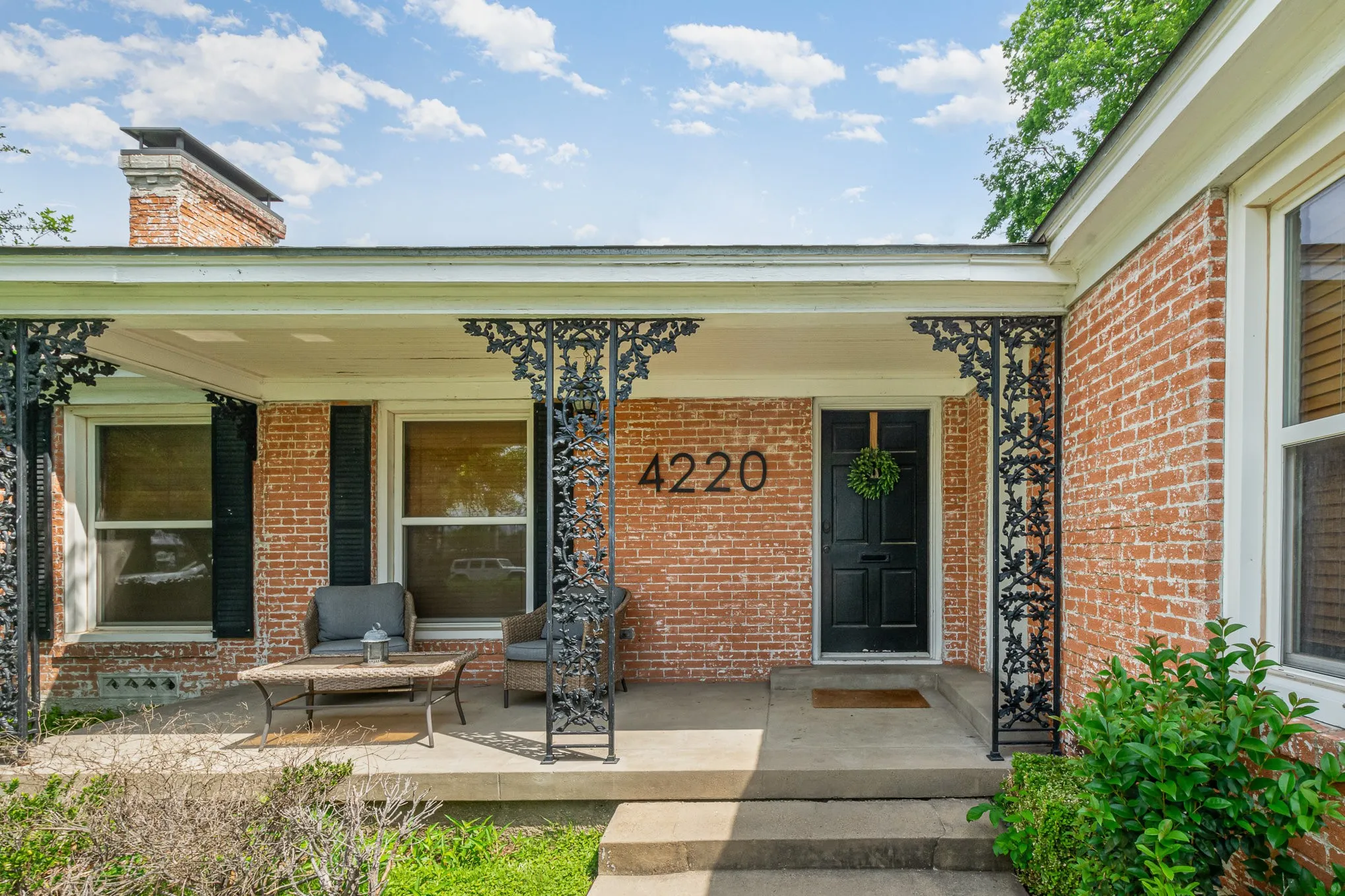 Single Family Residence For Rent in Dallas County , 4220 Lovers Lane, University Park, Texas 75225, 3 Bedroom, 2 Bathroom, Garage spaces, 1,754 Sqft, built in 1938, mls#21325441, Real Estate Agent in University Park, Homes For Rent in Dallas county, Homes For Rent in University Park, Realtor in University Park Texas, Real Estate Brokerage Independent Realty Texas, Luminita Cordes Realtor