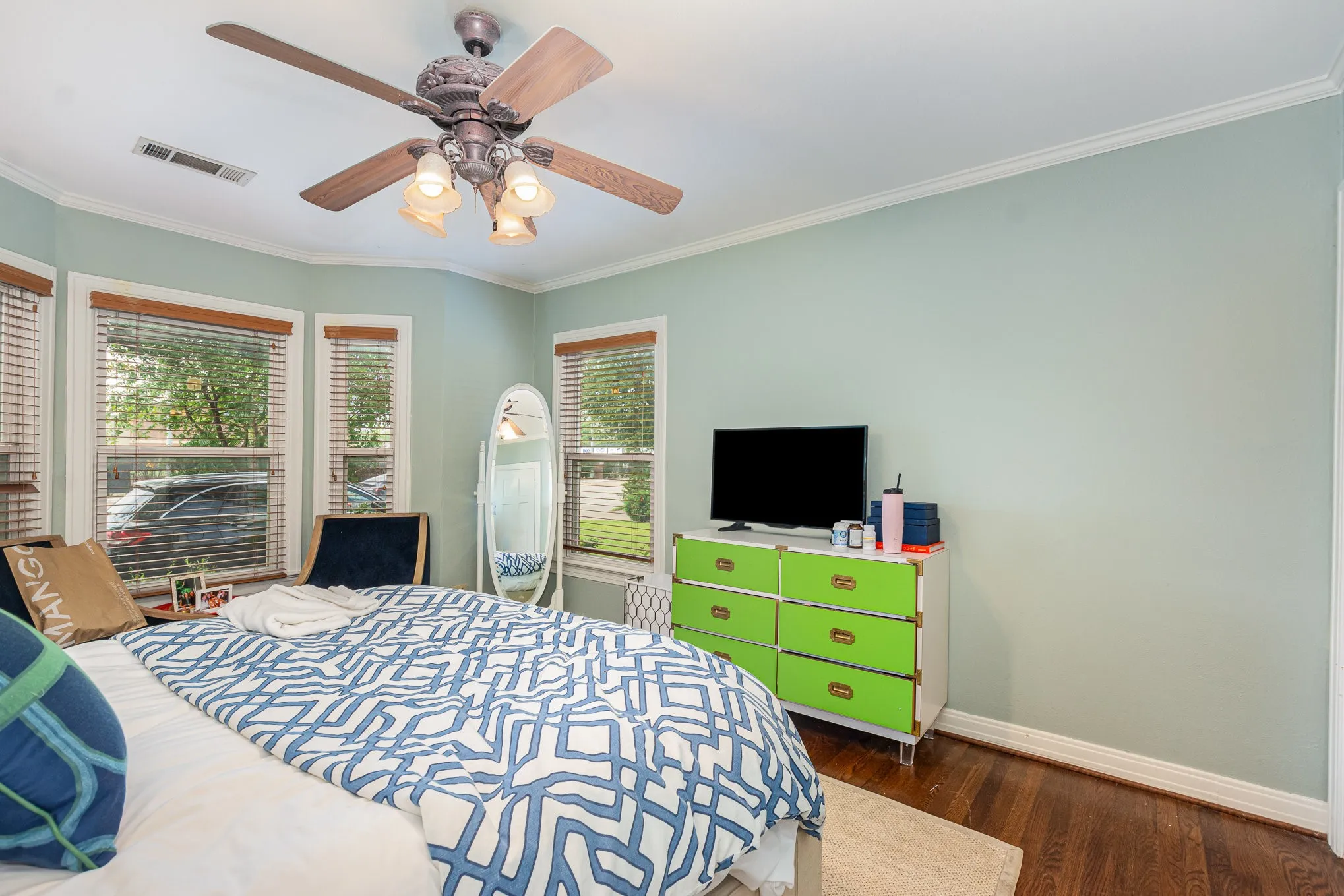 Single Family Residence For Rent in Dallas County , 4220 Lovers Lane, University Park, Texas 75225, 3 Bedroom, 2 Bathroom, Garage spaces, 1,754 Sqft, built in 1938, mls#21325441, Real Estate Agent in University Park, Homes For Rent in Dallas county, Homes For Rent in University Park, Realtor in University Park Texas, Real Estate Brokerage Independent Realty Texas, Luminita Cordes Realtor