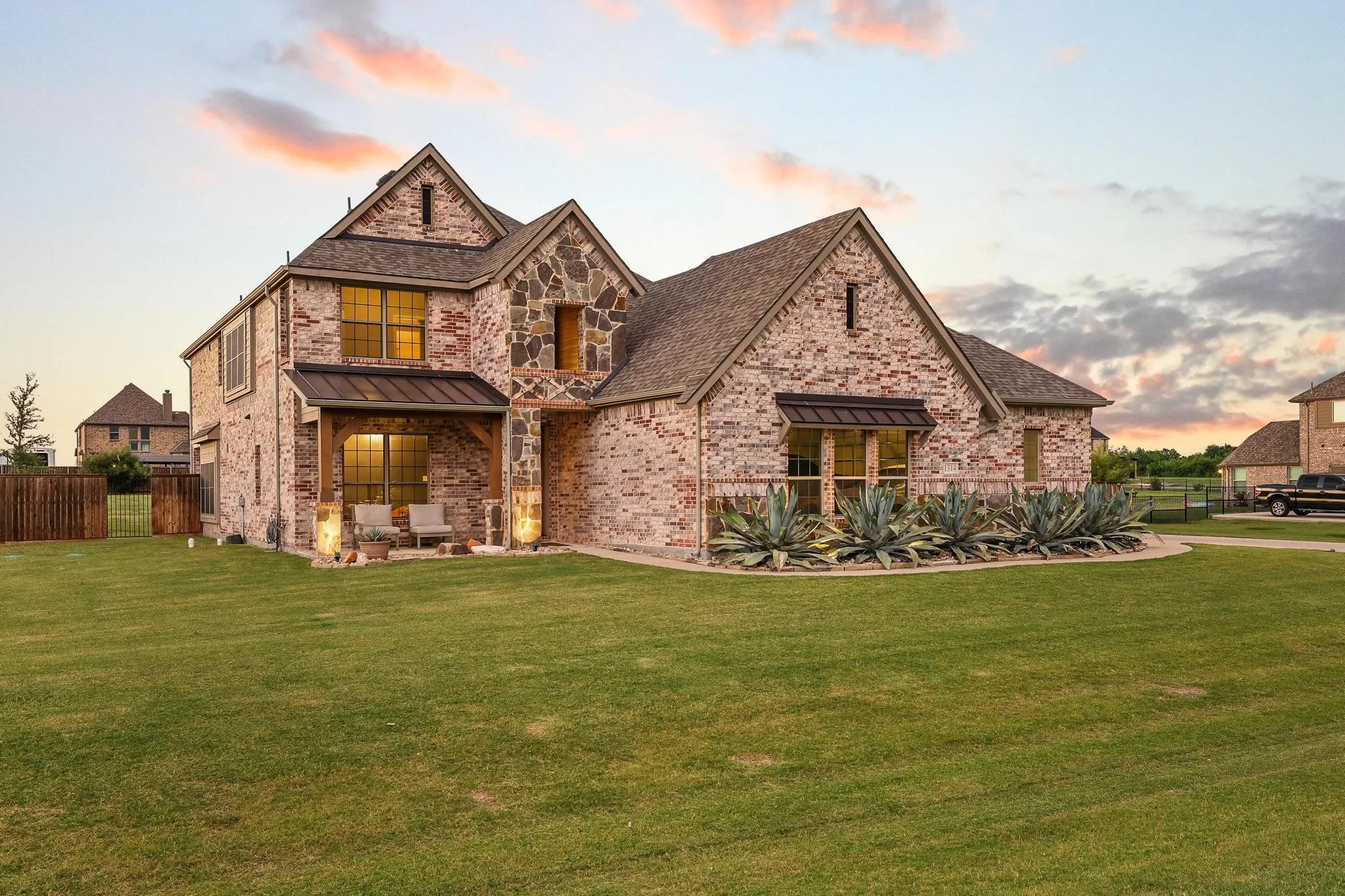 Single Family Residence For Sale in Grayson County , 1314 Birch Street, Howe, Texas 75459, 4 Bedroom, 4 Bathroom, 6 Garage spaces, 2,716 Sqft, built in 2022, mls#21324870, Real Estate Agent in Howe, Homes For Sale in Grayson county, Homes For Sale in Howe, Realtor in Howe Texas, Real Estate Brokerage Independent Realty Texas, Luminita Cordes Realtor