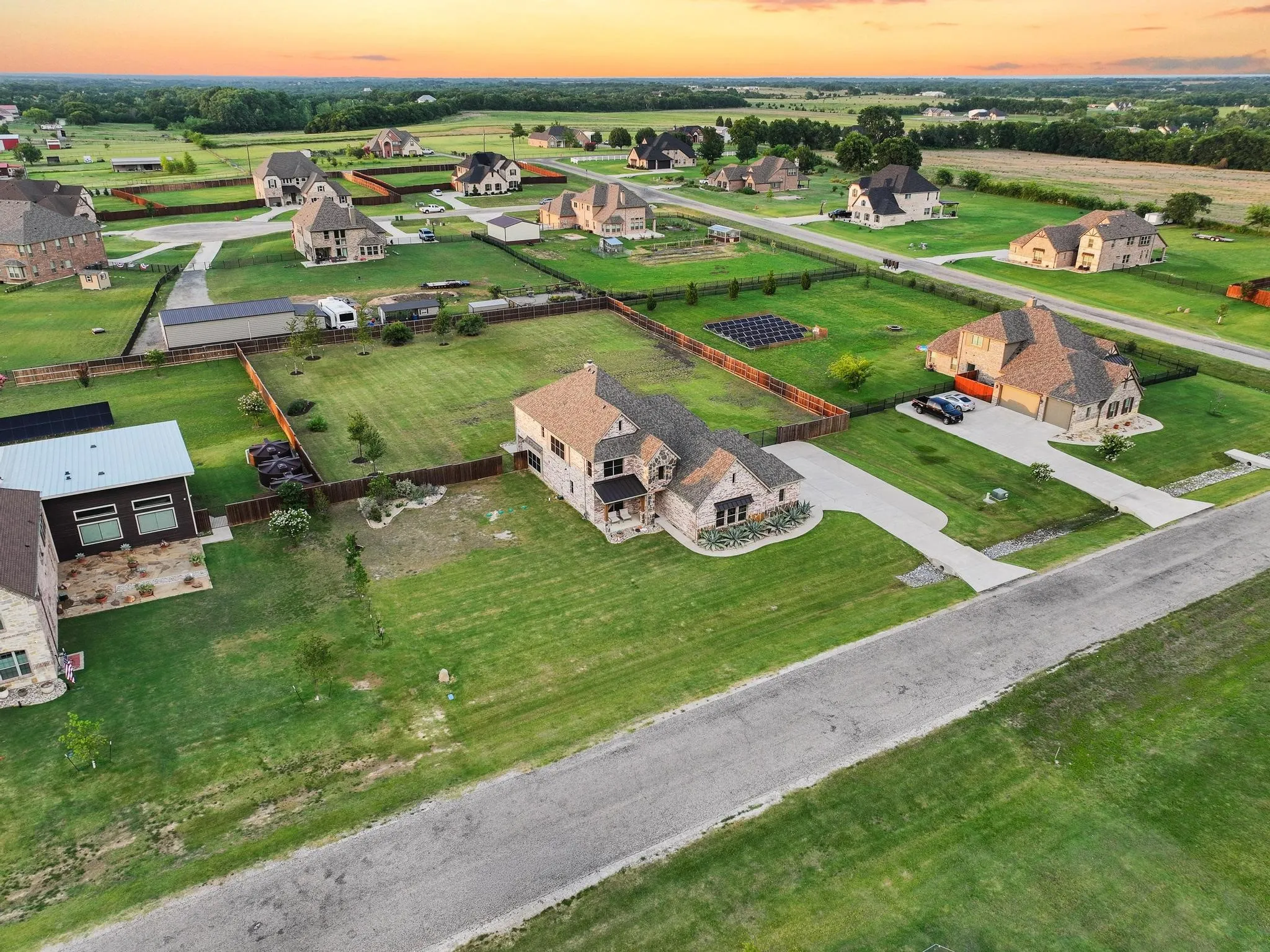 Single Family Residence For Sale in Grayson County , 1314 Birch Street, Howe, Texas 75459, 4 Bedroom, 4 Bathroom, 6 Garage spaces, 2,716 Sqft, built in 2022, mls#21324870, Real Estate Agent in Howe, Homes For Sale in Grayson county, Homes For Sale in Howe, Realtor in Howe Texas, Real Estate Brokerage Independent Realty Texas, Luminita Cordes Realtor
