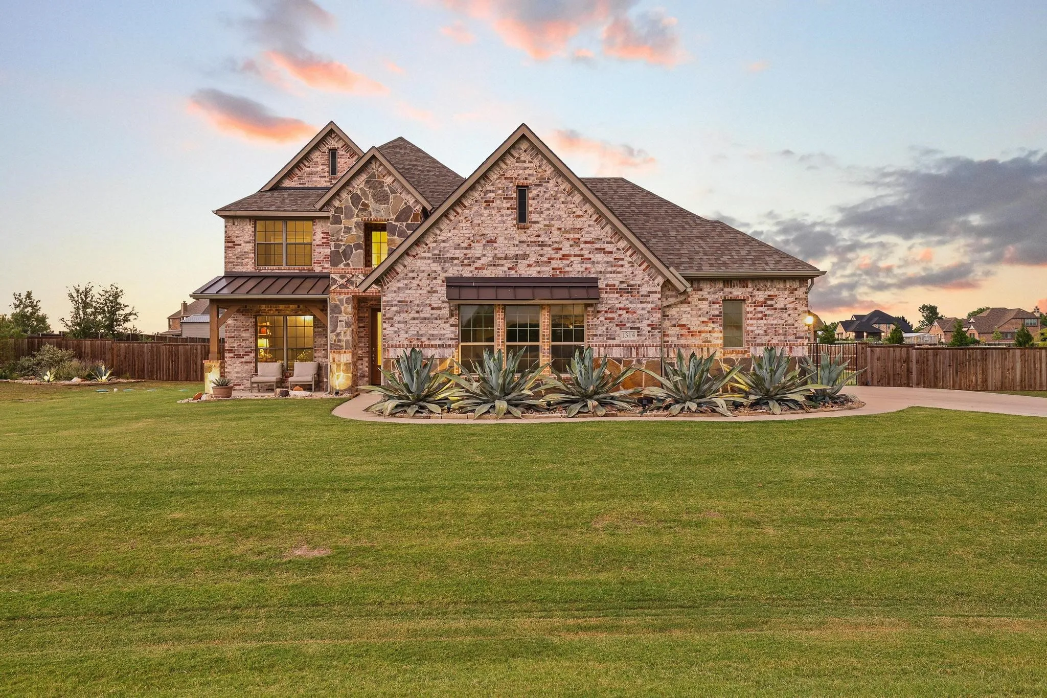 Single Family Residence For Sale in Grayson County , 1314 Birch Street, Howe, Texas 75459, 4 Bedroom, 4 Bathroom, 6 Garage spaces, 2,716 Sqft, built in 2022, mls#21324870, Real Estate Agent in Howe, Homes For Sale in Grayson county, Homes For Sale in Howe, Realtor in Howe Texas, Real Estate Brokerage Independent Realty Texas, Luminita Cordes Realtor