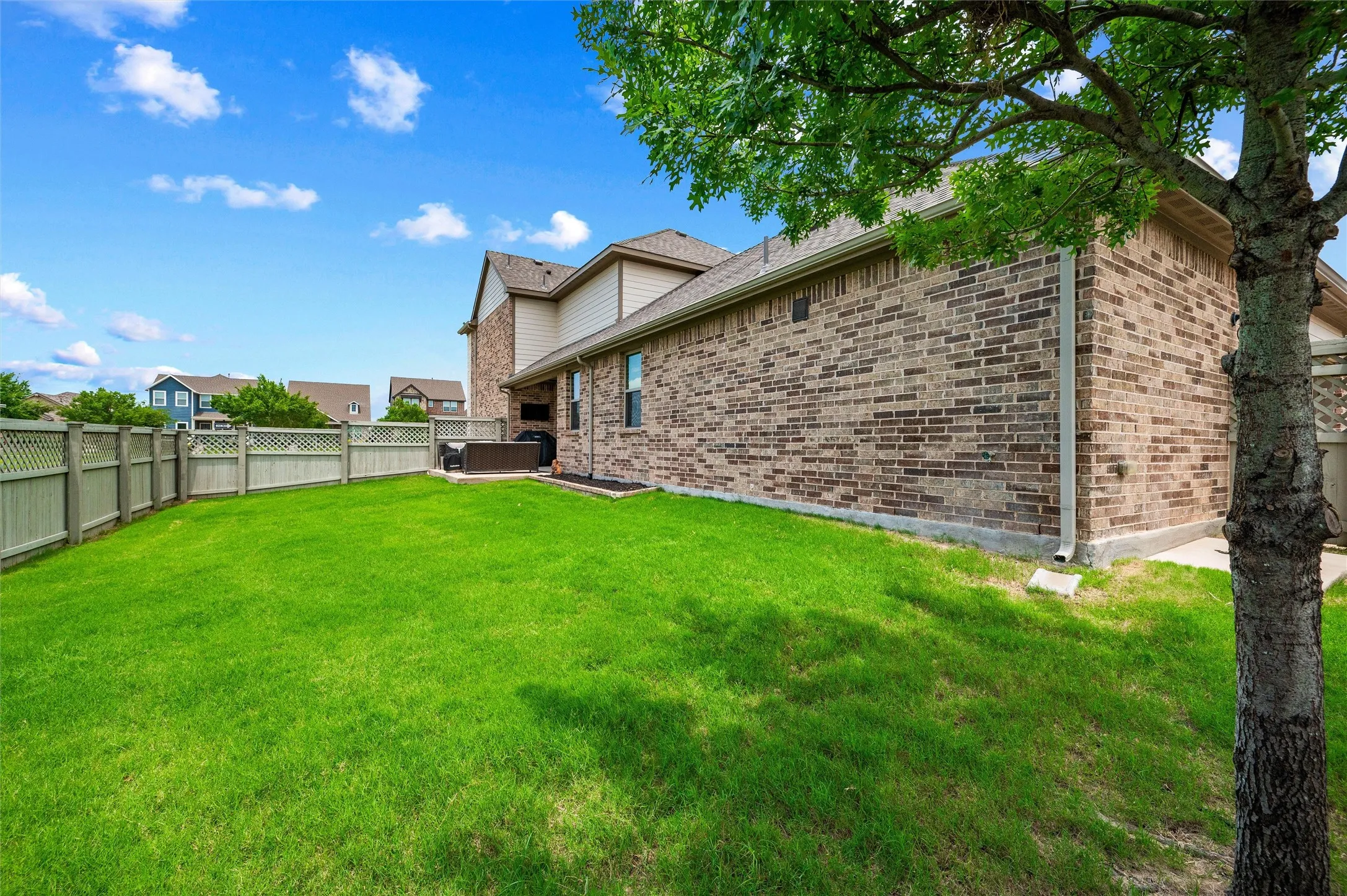 Single Family Residence For Sale in Denton County , 2437 Elm Place, Northlake, Texas 76247, 4 Bedroom, 3 Bathroom, 2 Garage spaces, 2,698 Sqft, built in 2020, mls#21316076, Real Estate Agent in Northlake, Homes For Sale in Denton county, Homes For Sale in Northlake, Realtor in Northlake Texas, Real Estate Brokerage Independent Realty Texas, Luminita Cordes Realtor