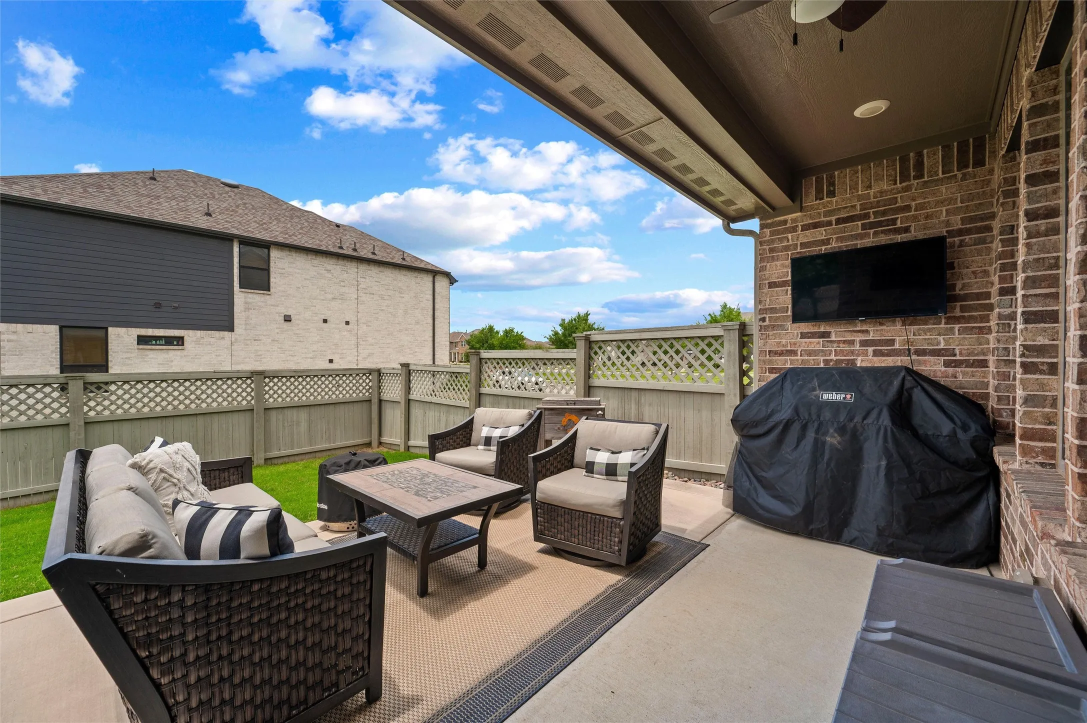 Single Family Residence For Sale in Denton County , 2437 Elm Place, Northlake, Texas 76247, 4 Bedroom, 3 Bathroom, 2 Garage spaces, 2,698 Sqft, built in 2020, mls#21316076, Real Estate Agent in Northlake, Homes For Sale in Denton county, Homes For Sale in Northlake, Realtor in Northlake Texas, Real Estate Brokerage Independent Realty Texas, Luminita Cordes Realtor