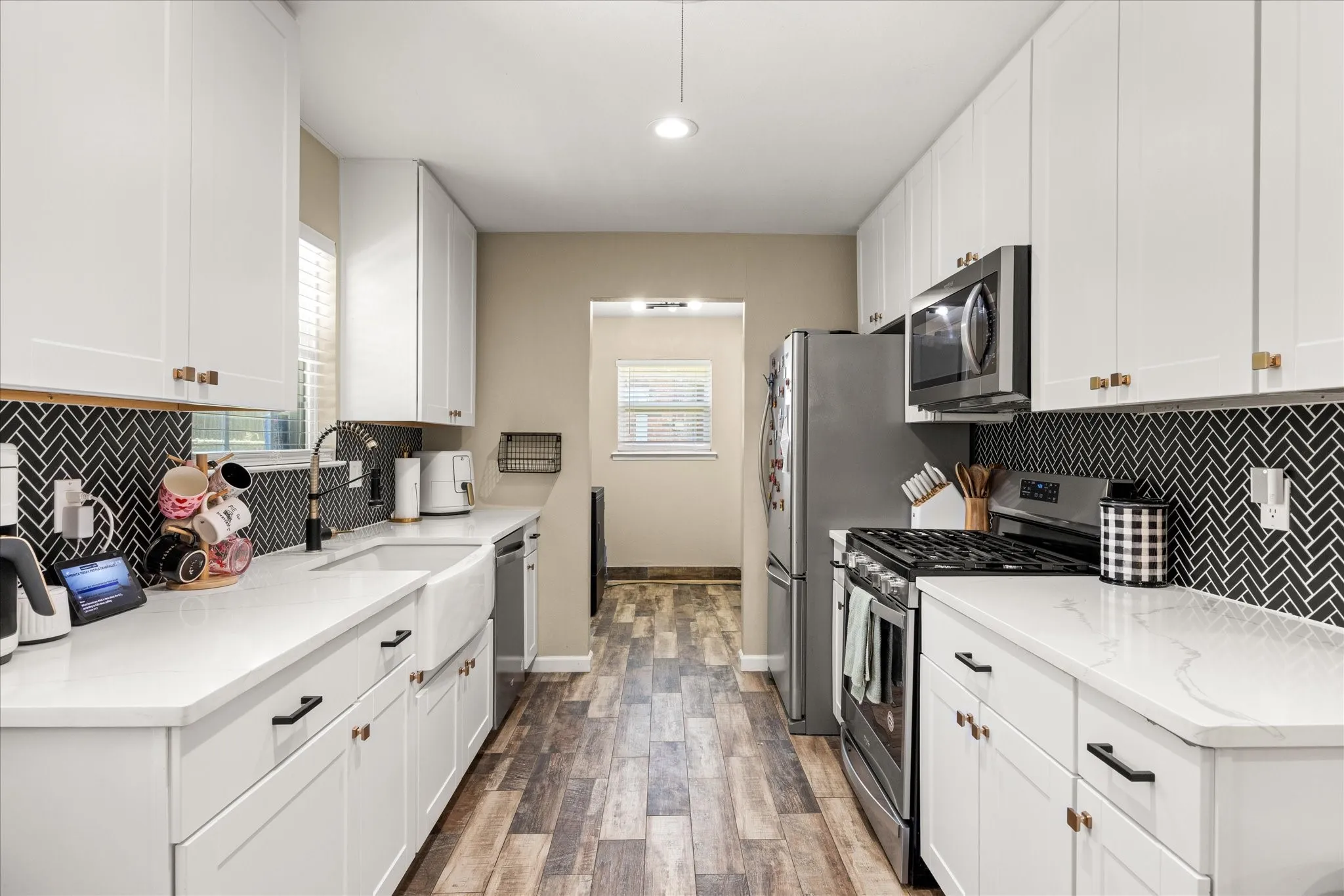 Single Family Residence For Sale in Erath County , 270 Barker Street, Stephenville, Texas 76401, 4 Bedroom, 2 Bathroom, Garage spaces, 1,755 Sqft, built in 1965, mls#21324931, Real Estate Agent in Stephenville, Homes For Sale in Erath county, Homes For Sale in Stephenville, Realtor in Stephenville Texas, Real Estate Brokerage Independent Realty Texas, Luminita Cordes Realtor
