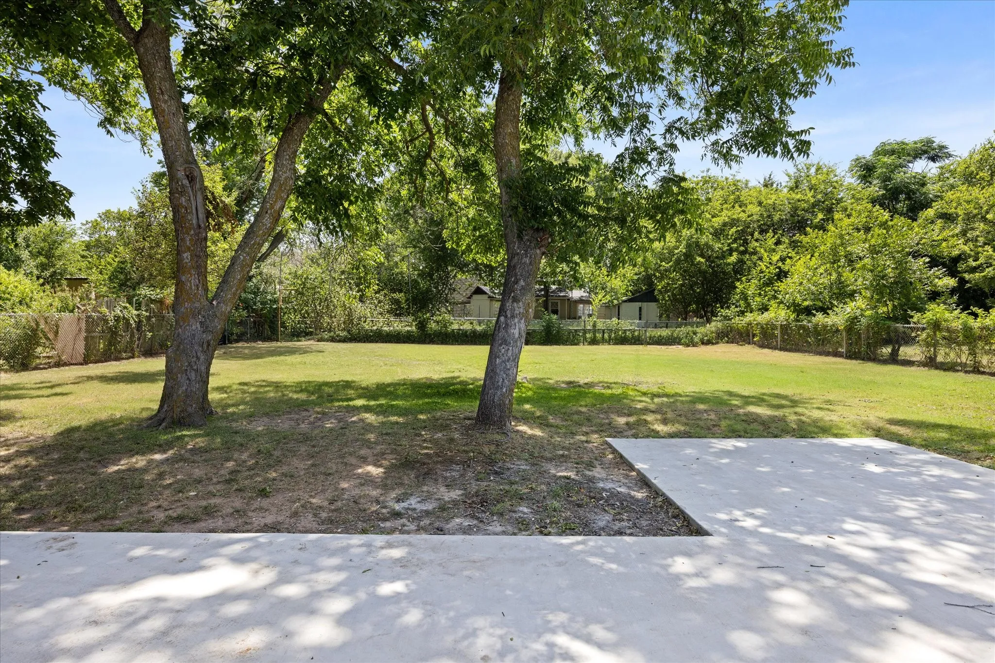Single Family Residence For Sale in Erath County , 270 Barker Street, Stephenville, Texas 76401, 4 Bedroom, 2 Bathroom, Garage spaces, 1,755 Sqft, built in 1965, mls#21324931, Real Estate Agent in Stephenville, Homes For Sale in Erath county, Homes For Sale in Stephenville, Realtor in Stephenville Texas, Real Estate Brokerage Independent Realty Texas, Luminita Cordes Realtor