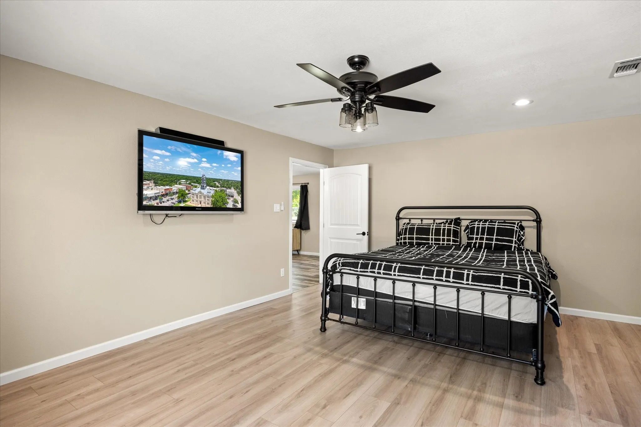 Single Family Residence For Sale in Erath County , 270 Barker Street, Stephenville, Texas 76401, 4 Bedroom, 2 Bathroom, Garage spaces, 1,755 Sqft, built in 1965, mls#21324931, Real Estate Agent in Stephenville, Homes For Sale in Erath county, Homes For Sale in Stephenville, Realtor in Stephenville Texas, Real Estate Brokerage Independent Realty Texas, Luminita Cordes Realtor