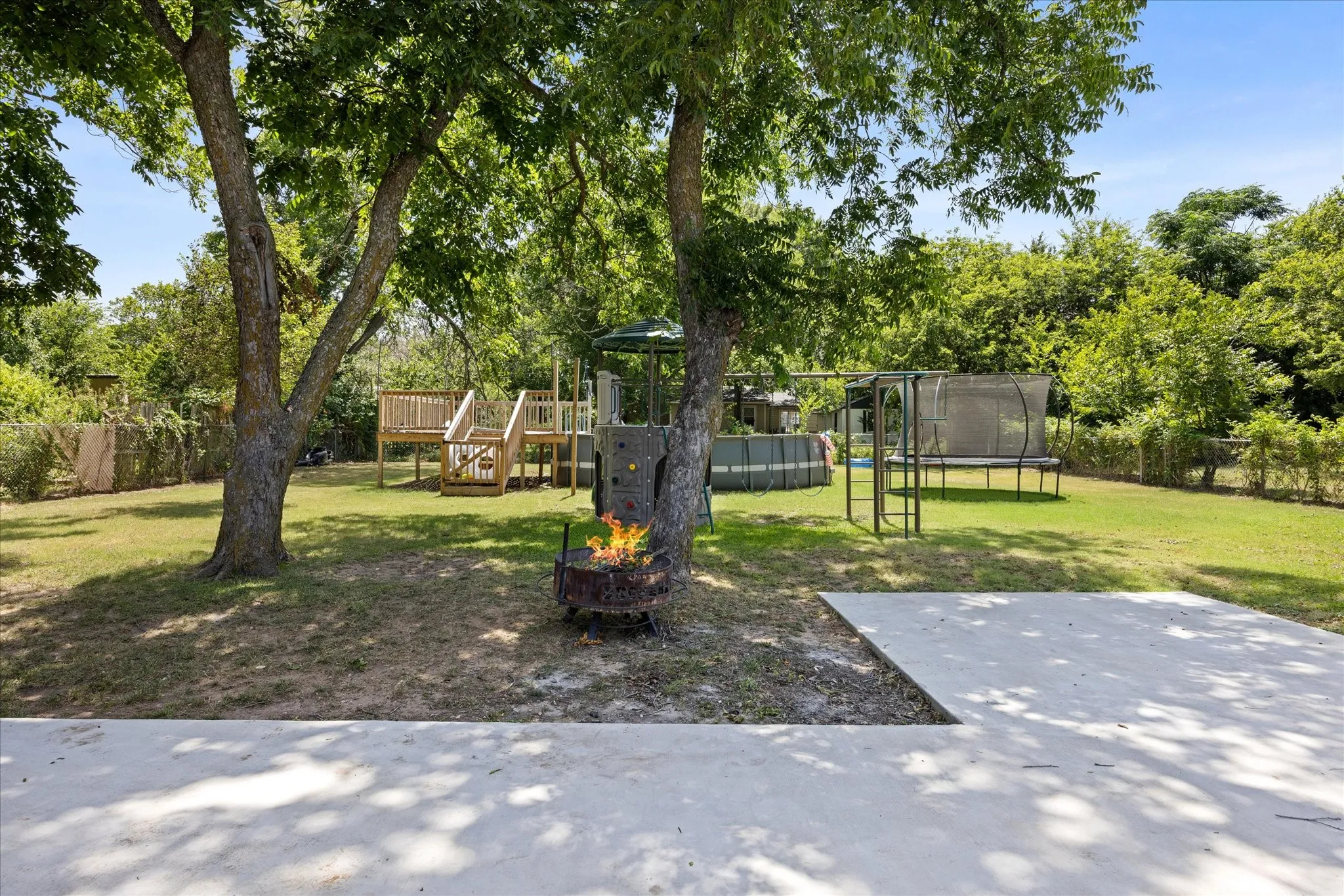 Single Family Residence For Sale in Erath County , 270 Barker Street, Stephenville, Texas 76401, 4 Bedroom, 2 Bathroom, Garage spaces, 1,755 Sqft, built in 1965, mls#21324931, Real Estate Agent in Stephenville, Homes For Sale in Erath county, Homes For Sale in Stephenville, Realtor in Stephenville Texas, Real Estate Brokerage Independent Realty Texas, Luminita Cordes Realtor