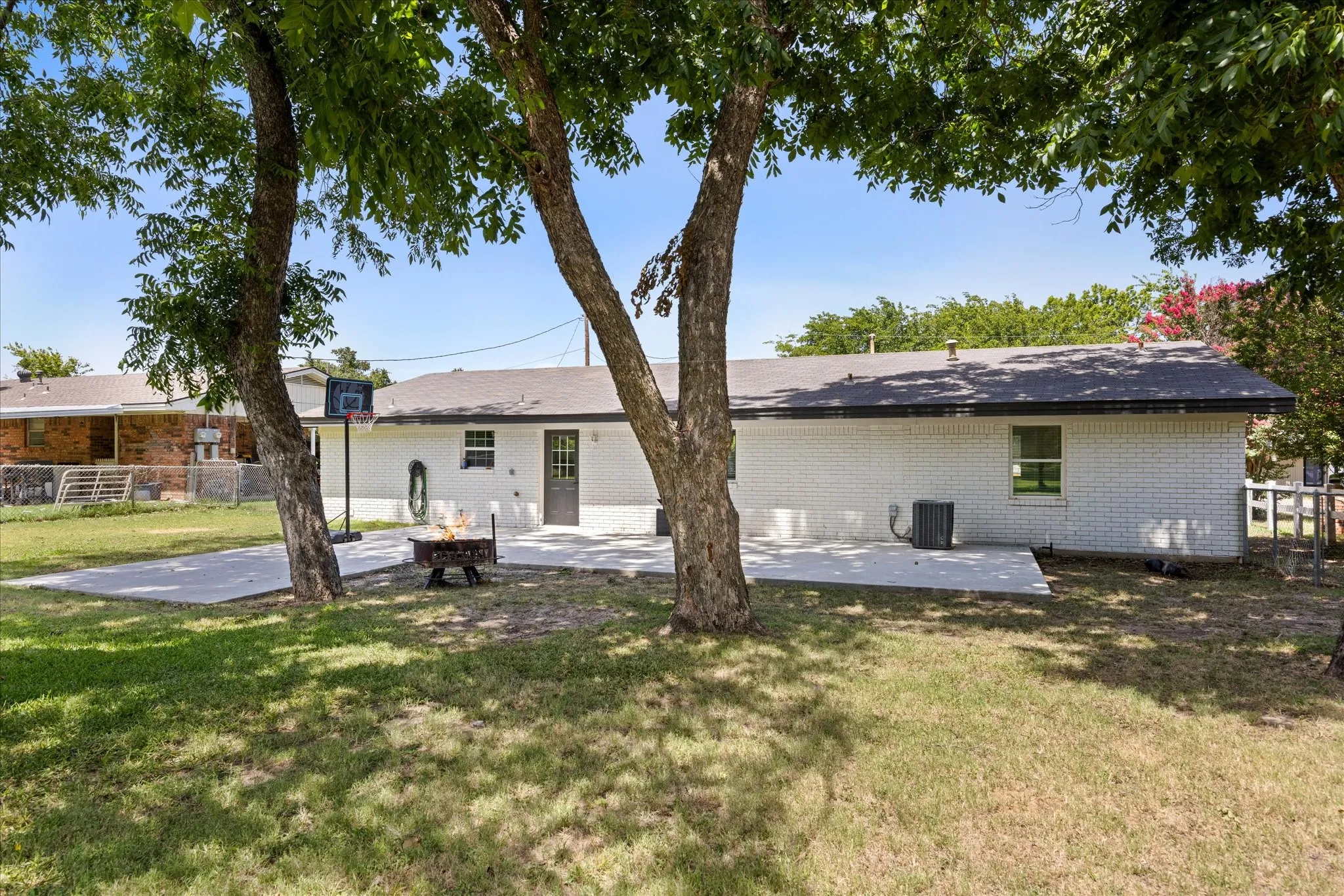 Single Family Residence For Sale in Erath County , 270 Barker Street, Stephenville, Texas 76401, 4 Bedroom, 2 Bathroom, Garage spaces, 1,755 Sqft, built in 1965, mls#21324931, Real Estate Agent in Stephenville, Homes For Sale in Erath county, Homes For Sale in Stephenville, Realtor in Stephenville Texas, Real Estate Brokerage Independent Realty Texas, Luminita Cordes Realtor