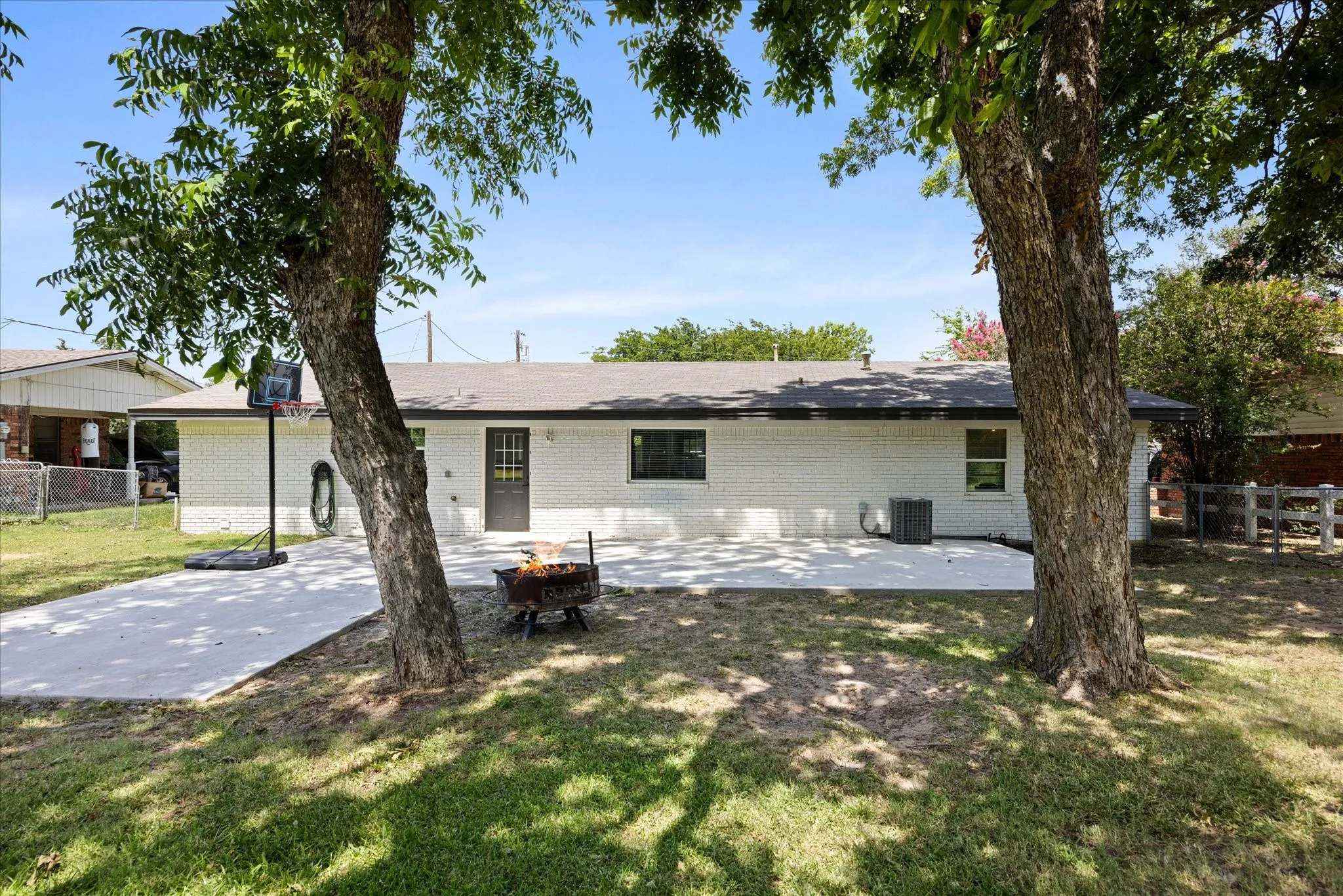 Single Family Residence For Sale in Erath County , 270 Barker Street, Stephenville, Texas 76401, 4 Bedroom, 2 Bathroom, Garage spaces, 1,755 Sqft, built in 1965, mls#21324931, Real Estate Agent in Stephenville, Homes For Sale in Erath county, Homes For Sale in Stephenville, Realtor in Stephenville Texas, Real Estate Brokerage Independent Realty Texas, Luminita Cordes Realtor