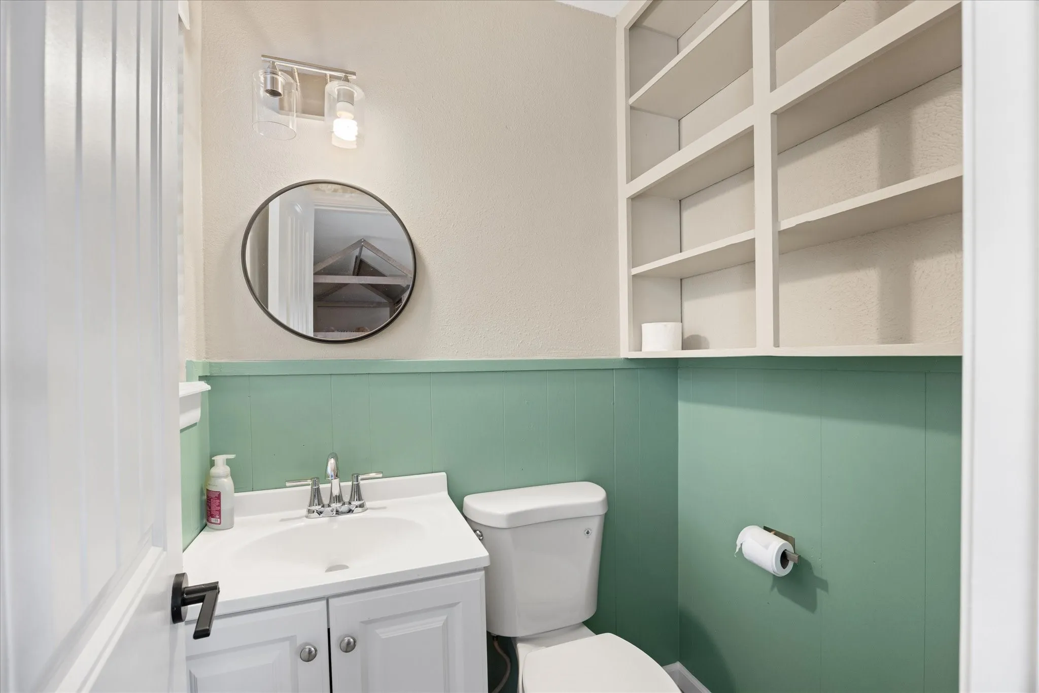 Single Family Residence For Sale in Erath County , 270 Barker Street, Stephenville, Texas 76401, 4 Bedroom, 2 Bathroom, Garage spaces, 1,755 Sqft, built in 1965, mls#21324931, Real Estate Agent in Stephenville, Homes For Sale in Erath county, Homes For Sale in Stephenville, Realtor in Stephenville Texas, Real Estate Brokerage Independent Realty Texas, Luminita Cordes Realtor