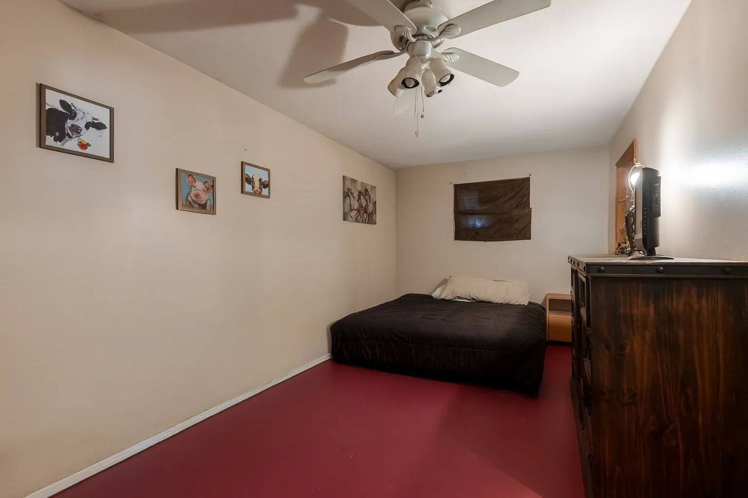 House - Bedroom 2