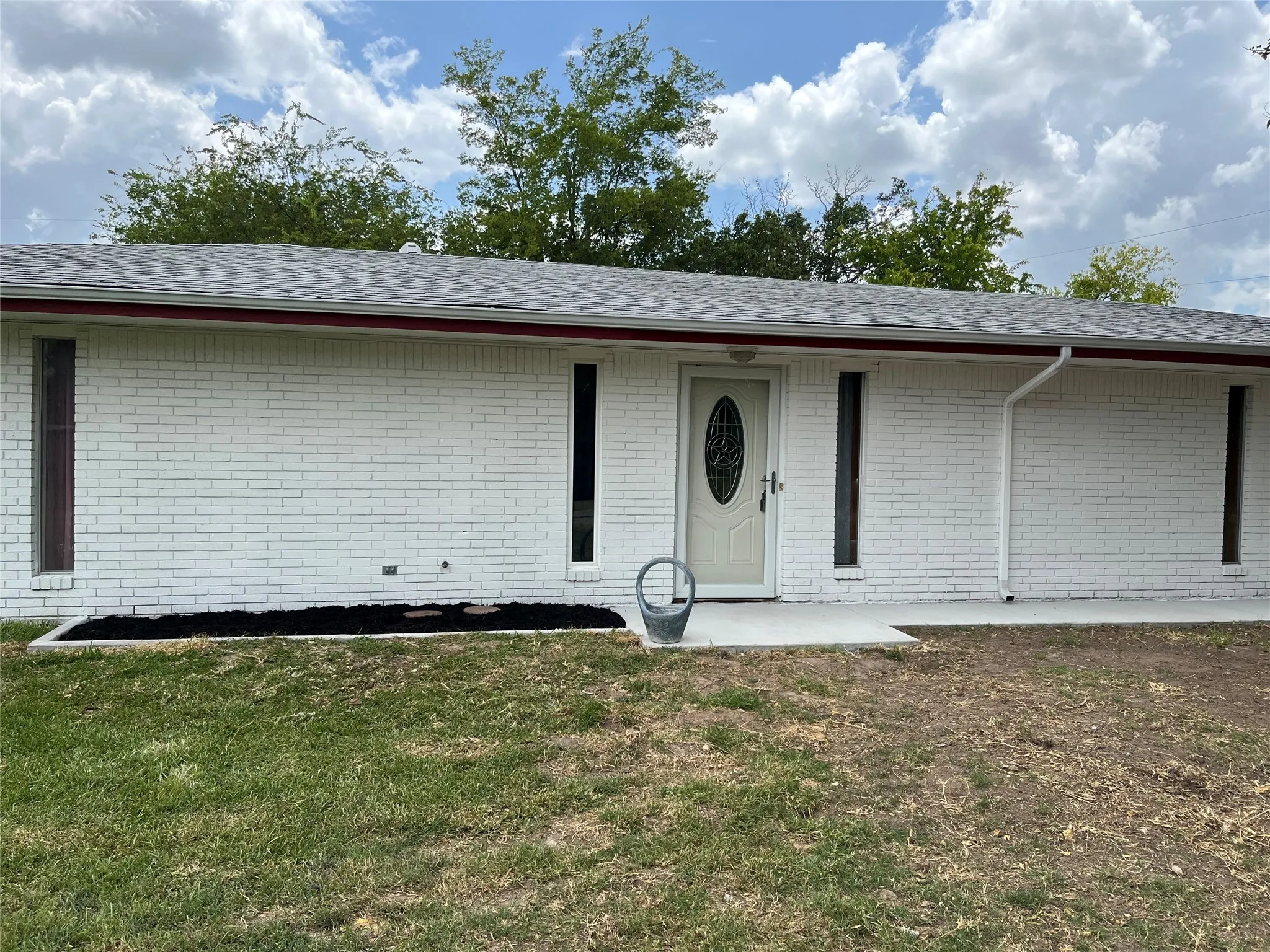 Single Family Residence For Sale in Rains County , 110 Circle Drive, Point, Texas 75472, 3 Bedroom, 2 Bathroom, 2 Garage spaces, 1,428 Sqft, built in 1970, mls#21295344, Real Estate Agent in Point, Homes For Sale in Rains county, Homes For Sale in Point, Realtor in Point Texas, Real Estate Brokerage Independent Realty Texas, Luminita Cordes Realtor