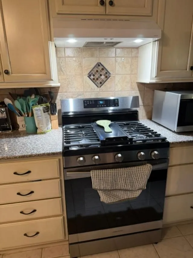 Single Family Residence For Sale in Rains County , 110 Circle Drive, Point, Texas 75472, 3 Bedroom, 2 Bathroom, 2 Garage spaces, 1,428 Sqft, built in 1970, mls#21295344, Real Estate Agent in Point, Homes For Sale in Rains county, Homes For Sale in Point, Realtor in Point Texas, Real Estate Brokerage Independent Realty Texas, Luminita Cordes Realtor