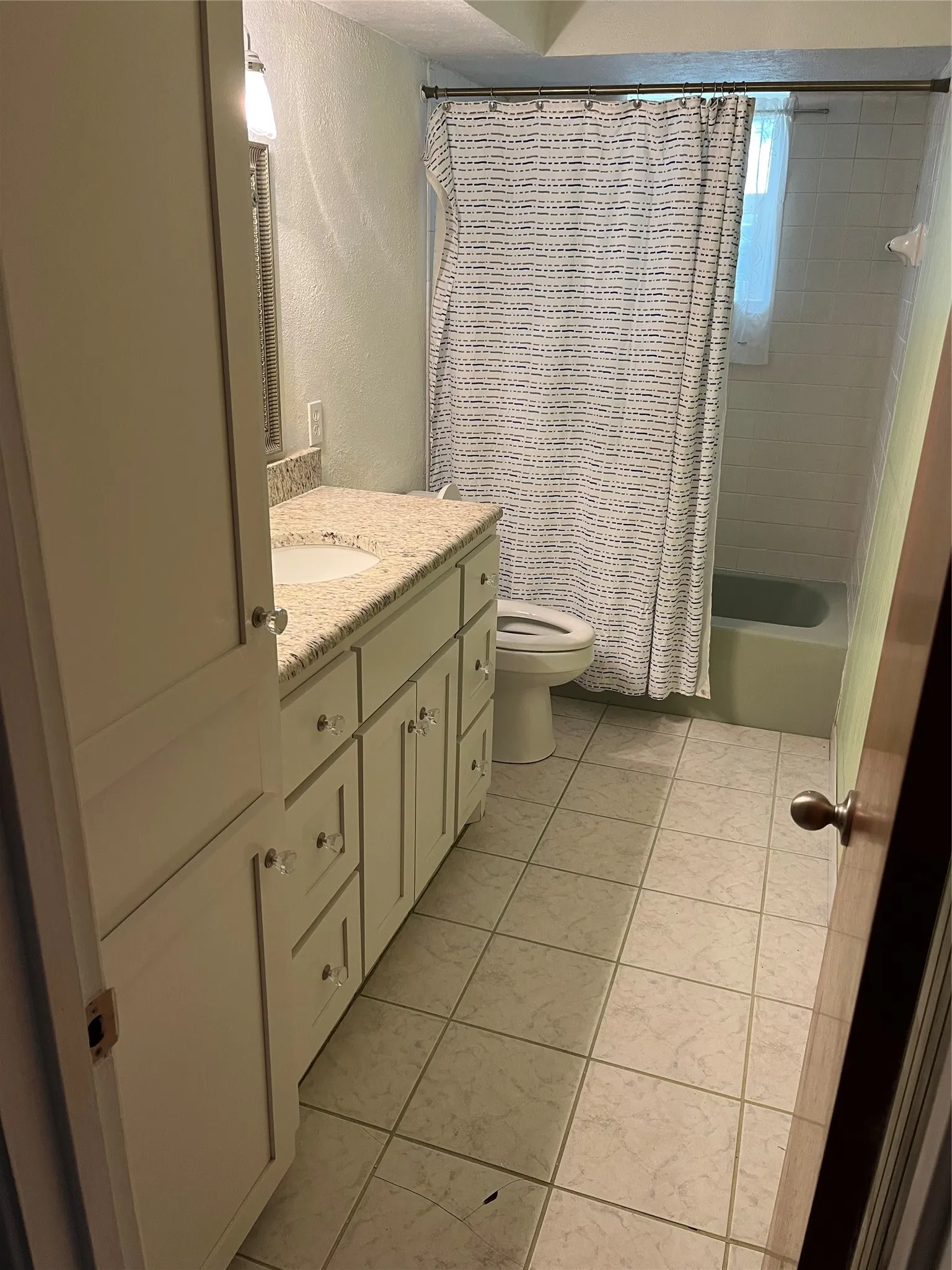 Single Family Residence For Sale in Rains County , 110 Circle Drive, Point, Texas 75472, 3 Bedroom, 2 Bathroom, 2 Garage spaces, 1,428 Sqft, built in 1970, mls#21295344, Real Estate Agent in Point, Homes For Sale in Rains county, Homes For Sale in Point, Realtor in Point Texas, Real Estate Brokerage Independent Realty Texas, Luminita Cordes Realtor