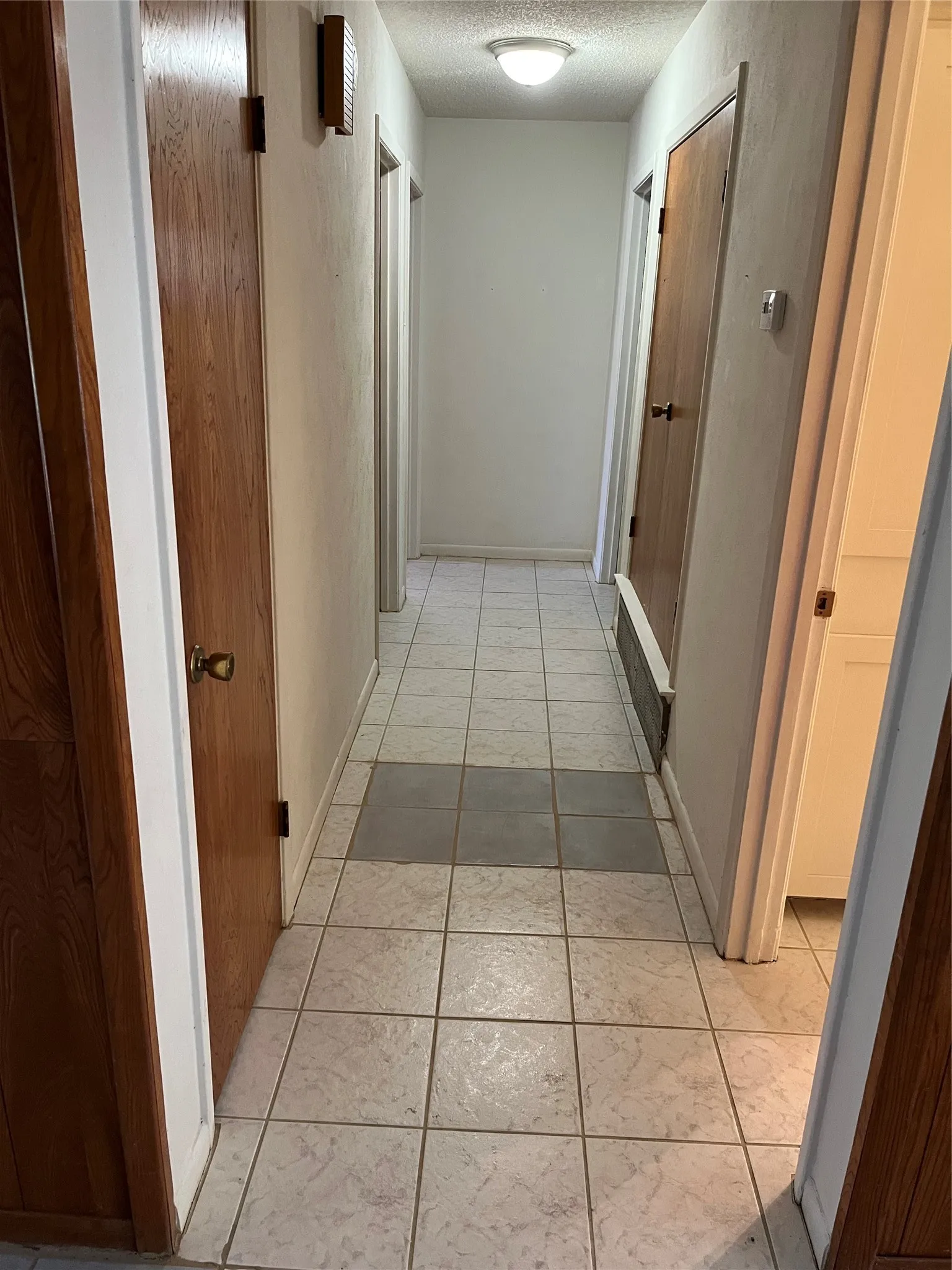 Single Family Residence For Sale in Rains County , 110 Circle Drive, Point, Texas 75472, 3 Bedroom, 2 Bathroom, 2 Garage spaces, 1,428 Sqft, built in 1970, mls#21295344, Real Estate Agent in Point, Homes For Sale in Rains county, Homes For Sale in Point, Realtor in Point Texas, Real Estate Brokerage Independent Realty Texas, Luminita Cordes Realtor