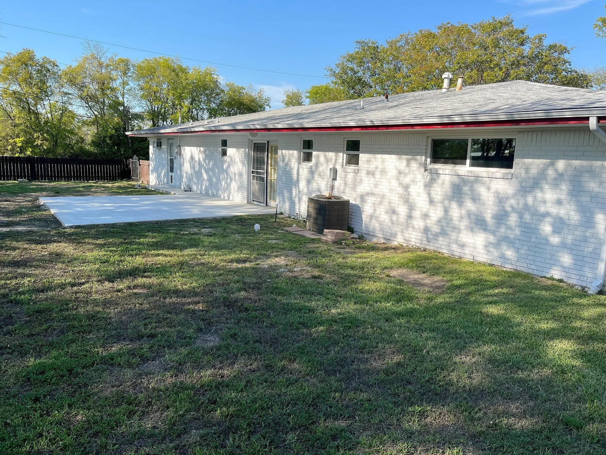 Single Family Residence For Sale in Rains County , 110 Circle Drive, Point, Texas 75472, 3 Bedroom, 2 Bathroom, 2 Garage spaces, 1,428 Sqft, built in 1970, mls#21295344, Real Estate Agent in Point, Homes For Sale in Rains county, Homes For Sale in Point, Realtor in Point Texas, Real Estate Brokerage Independent Realty Texas, Luminita Cordes Realtor