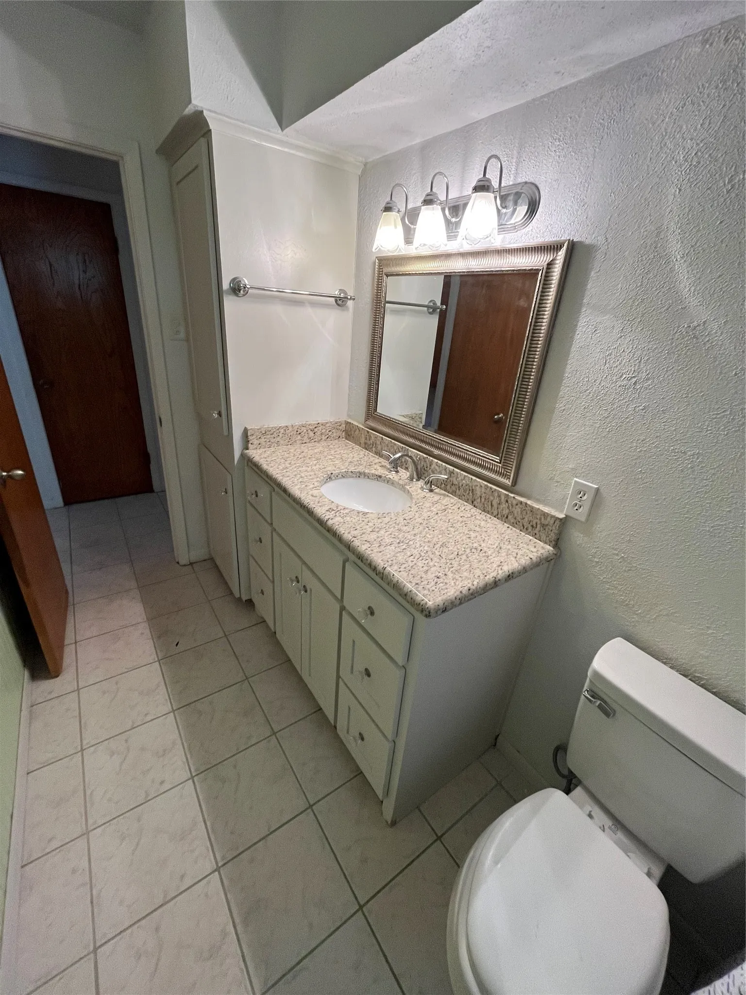 Single Family Residence For Sale in Rains County , 110 Circle Drive, Point, Texas 75472, 3 Bedroom, 2 Bathroom, 2 Garage spaces, 1,428 Sqft, built in 1970, mls#21295344, Real Estate Agent in Point, Homes For Sale in Rains county, Homes For Sale in Point, Realtor in Point Texas, Real Estate Brokerage Independent Realty Texas, Luminita Cordes Realtor