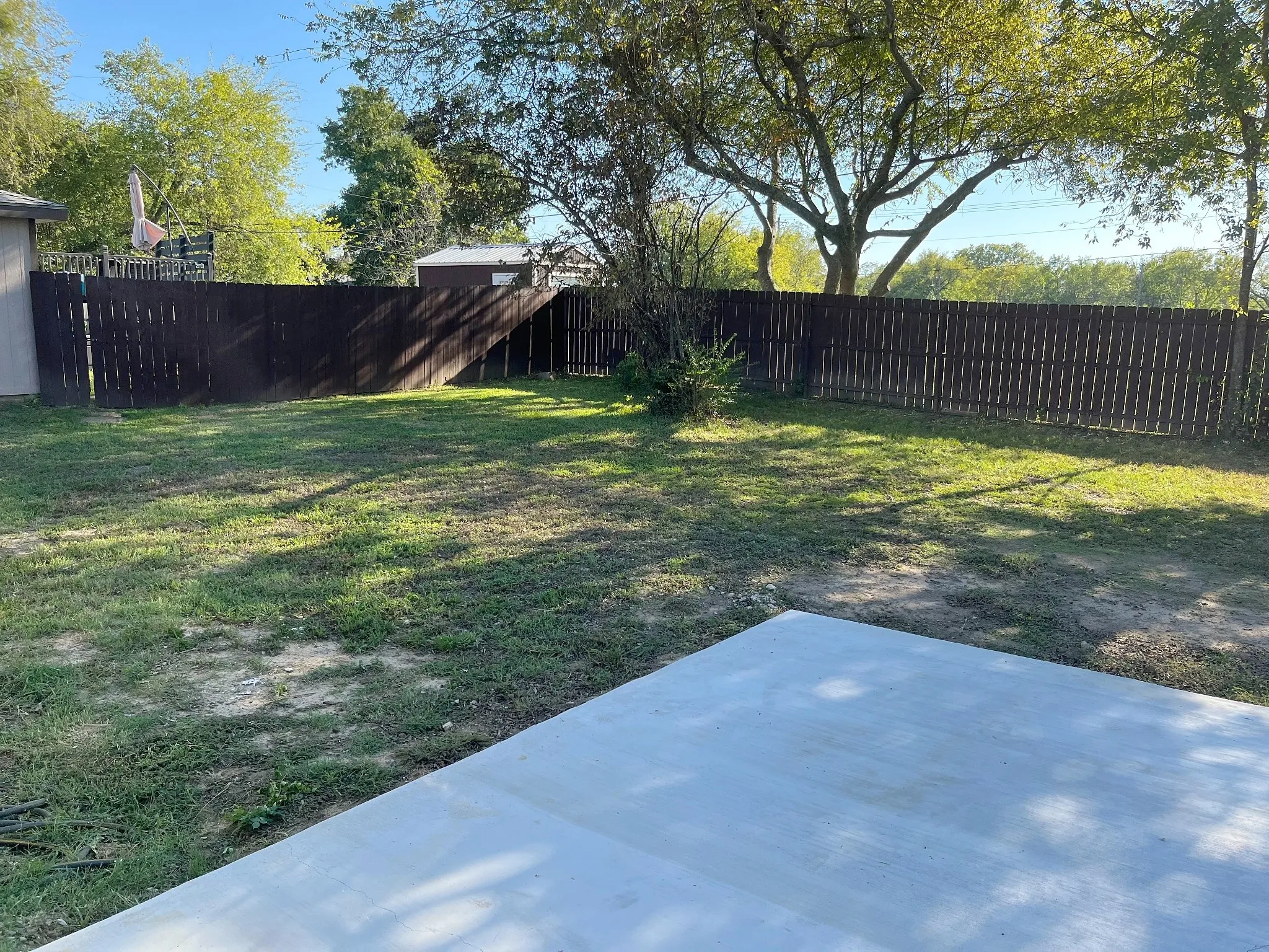 Single Family Residence For Sale in Rains County , 110 Circle Drive, Point, Texas 75472, 3 Bedroom, 2 Bathroom, 2 Garage spaces, 1,428 Sqft, built in 1970, mls#21295344, Real Estate Agent in Point, Homes For Sale in Rains county, Homes For Sale in Point, Realtor in Point Texas, Real Estate Brokerage Independent Realty Texas, Luminita Cordes Realtor