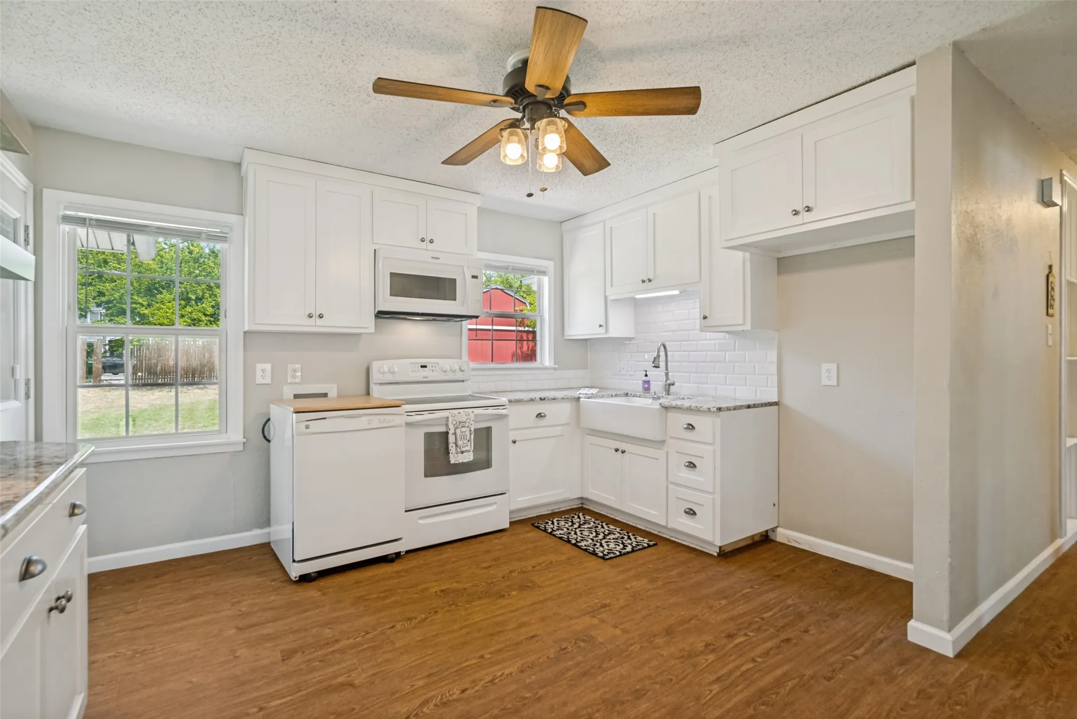 Single Family Residence For Sale in Johnson County , 346 Lorna Street, Burleson, Texas 76028, 3 Bedroom, 1 Bathroom, 1 Garage spaces, 1,030 Sqft, built in 1959, mls#21320905, Real Estate Agent in Burleson, Homes For Sale in Johnson county, Homes For Sale in Burleson, Realtor in Burleson Texas, Real Estate Brokerage Independent Realty Texas, Luminita Cordes Realtor
