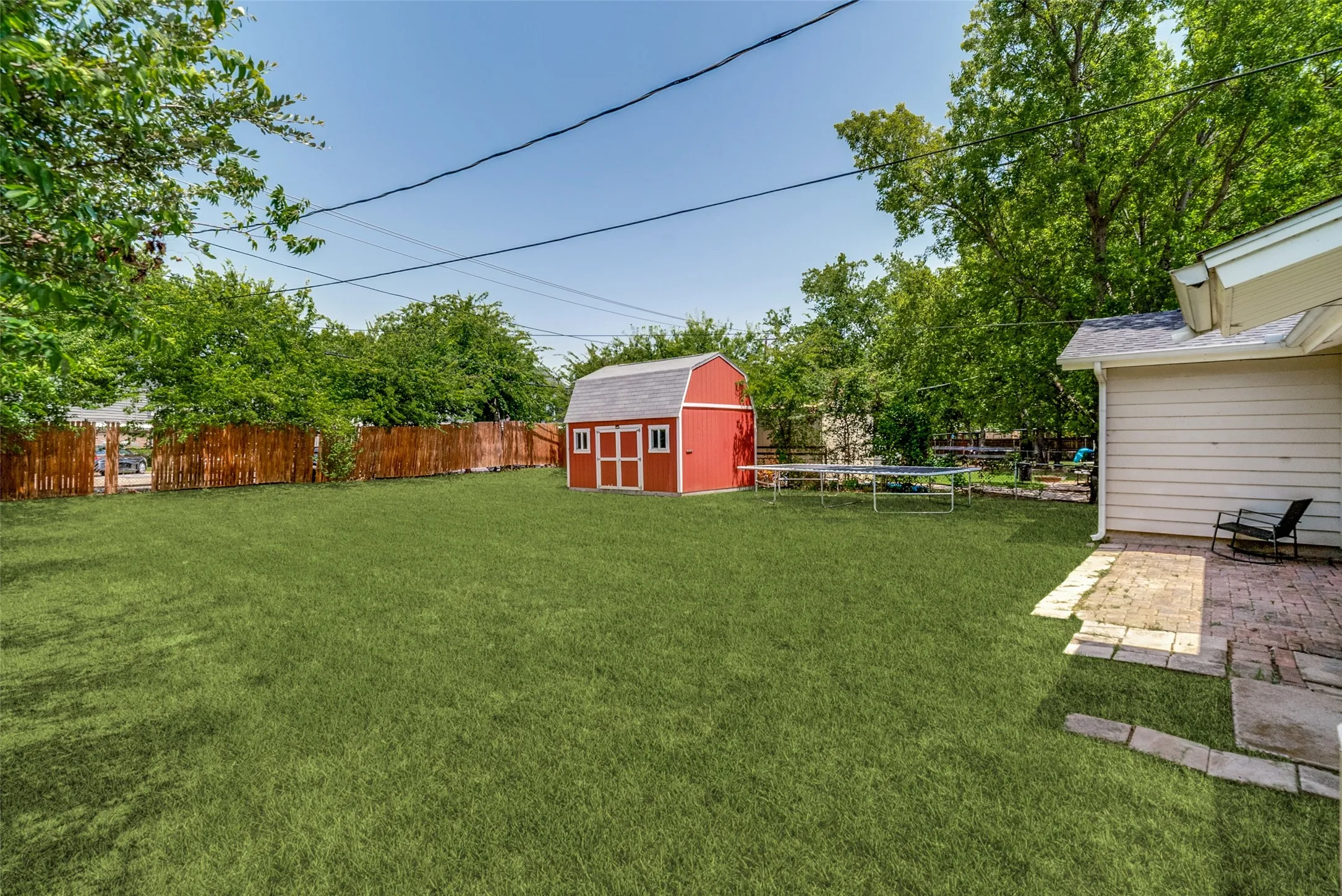 Single Family Residence For Sale in Johnson County , 346 Lorna Street, Burleson, Texas 76028, 3 Bedroom, 1 Bathroom, 1 Garage spaces, 1,030 Sqft, built in 1959, mls#21320905, Real Estate Agent in Burleson, Homes For Sale in Johnson county, Homes For Sale in Burleson, Realtor in Burleson Texas, Real Estate Brokerage Independent Realty Texas, Luminita Cordes Realtor