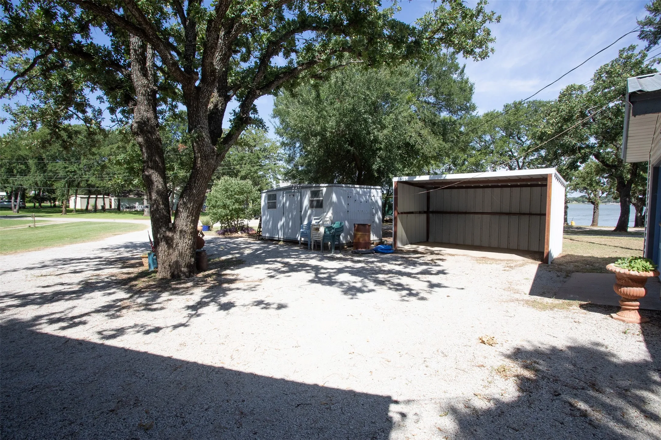 Single Family Residence For Sale in Young County , 1430 Point Road, Graham, Texas 76450, 2 Bedroom, 2 Bathroom, 1 Garage spaces, 2,257 Sqft, built in 1970, mls#21322807, Real Estate Agent in Graham, Homes For Sale in Young county, Homes For Sale in Graham, Realtor in Graham Texas, Real Estate Brokerage Independent Realty Texas, Luminita Cordes Realtor