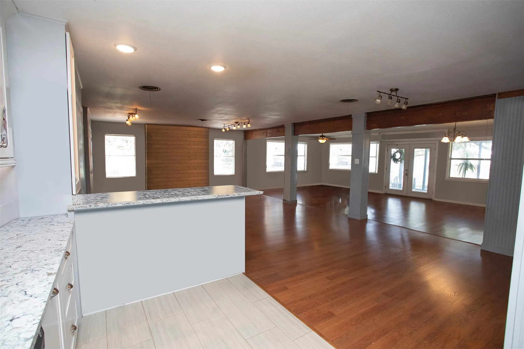 Single Family Residence For Sale in Young County , 1430 Point Road, Graham, Texas 76450, 2 Bedroom, 2 Bathroom, 1 Garage spaces, 2,257 Sqft, built in 1970, mls#21322807, Real Estate Agent in Graham, Homes For Sale in Young county, Homes For Sale in Graham, Realtor in Graham Texas, Real Estate Brokerage Independent Realty Texas, Luminita Cordes Realtor
