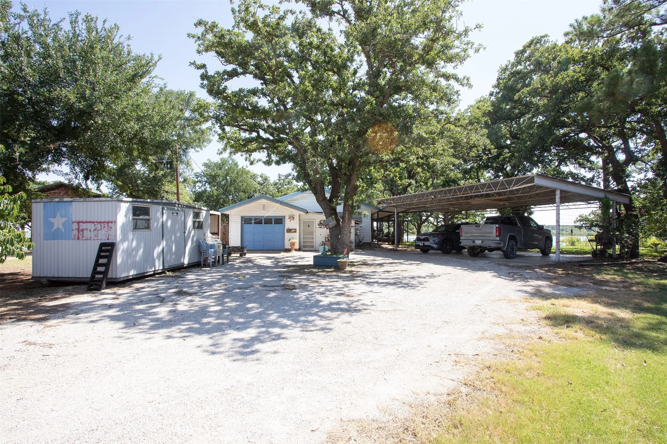 Single Family Residence For Sale in Young County , 1430 Point Road, Graham, Texas 76450, 2 Bedroom, 2 Bathroom, 1 Garage spaces, 2,257 Sqft, built in 1970, mls#21322807, Real Estate Agent in Graham, Homes For Sale in Young county, Homes For Sale in Graham, Realtor in Graham Texas, Real Estate Brokerage Independent Realty Texas, Luminita Cordes Realtor