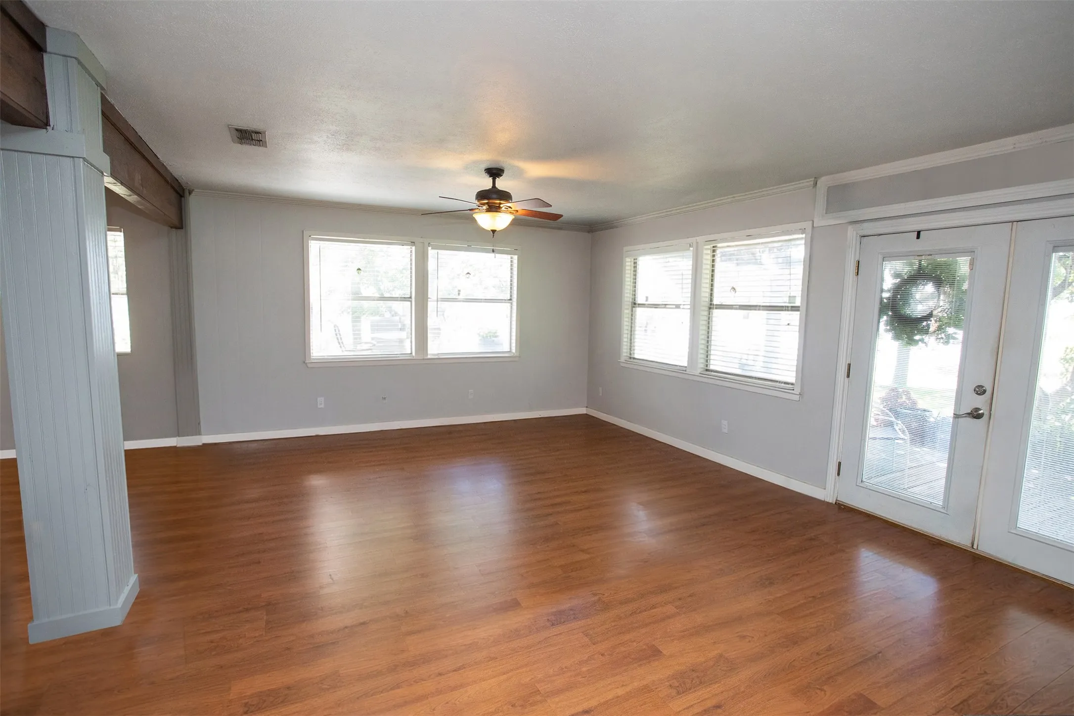 Single Family Residence For Sale in Young County , 1430 Point Road, Graham, Texas 76450, 2 Bedroom, 2 Bathroom, 1 Garage spaces, 2,257 Sqft, built in 1970, mls#21322807, Real Estate Agent in Graham, Homes For Sale in Young county, Homes For Sale in Graham, Realtor in Graham Texas, Real Estate Brokerage Independent Realty Texas, Luminita Cordes Realtor