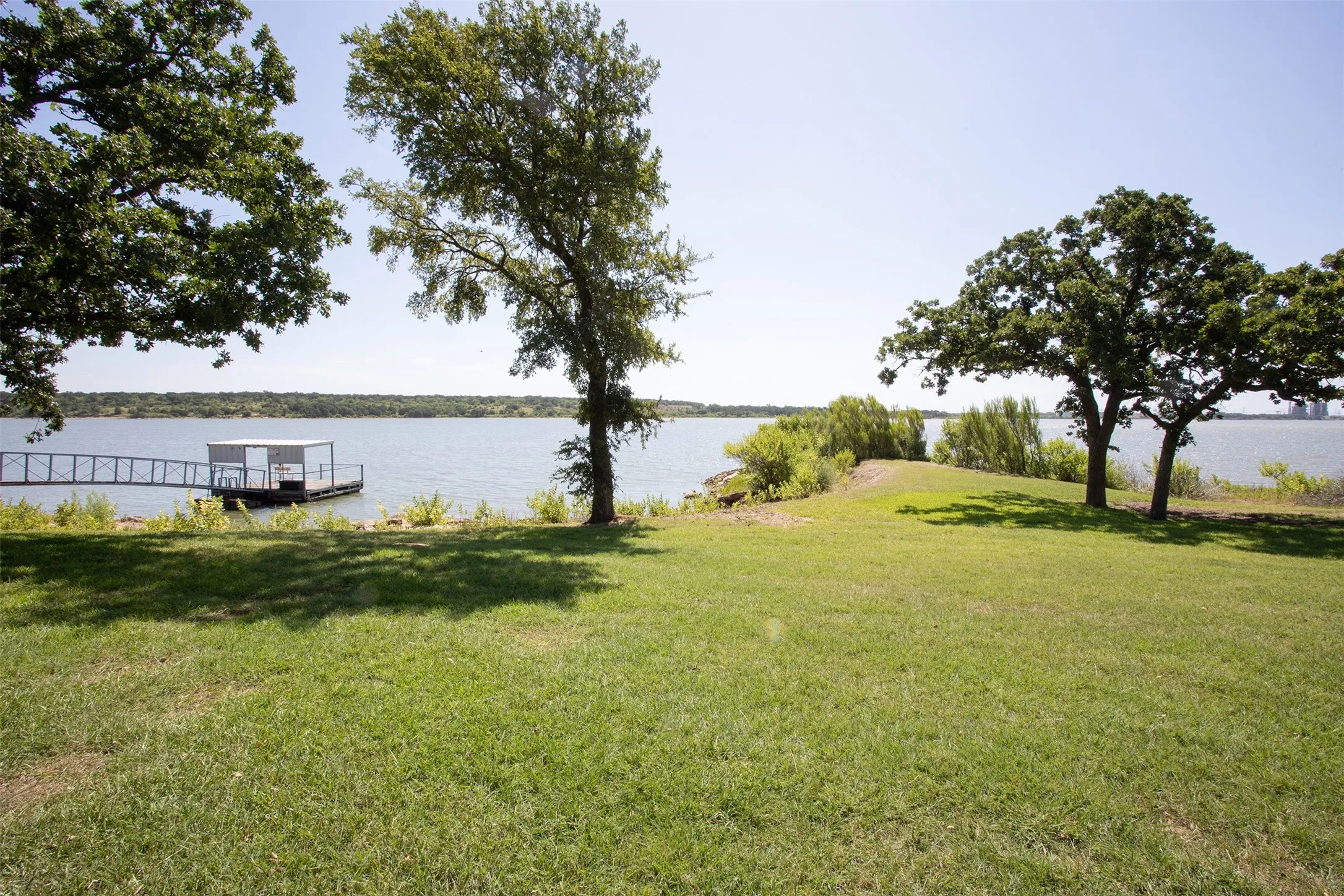 Single Family Residence For Sale in Young County , 1430 Point Road, Graham, Texas 76450, 2 Bedroom, 2 Bathroom, 1 Garage spaces, 2,257 Sqft, built in 1970, mls#21322807, Real Estate Agent in Graham, Homes For Sale in Young county, Homes For Sale in Graham, Realtor in Graham Texas, Real Estate Brokerage Independent Realty Texas, Luminita Cordes Realtor
