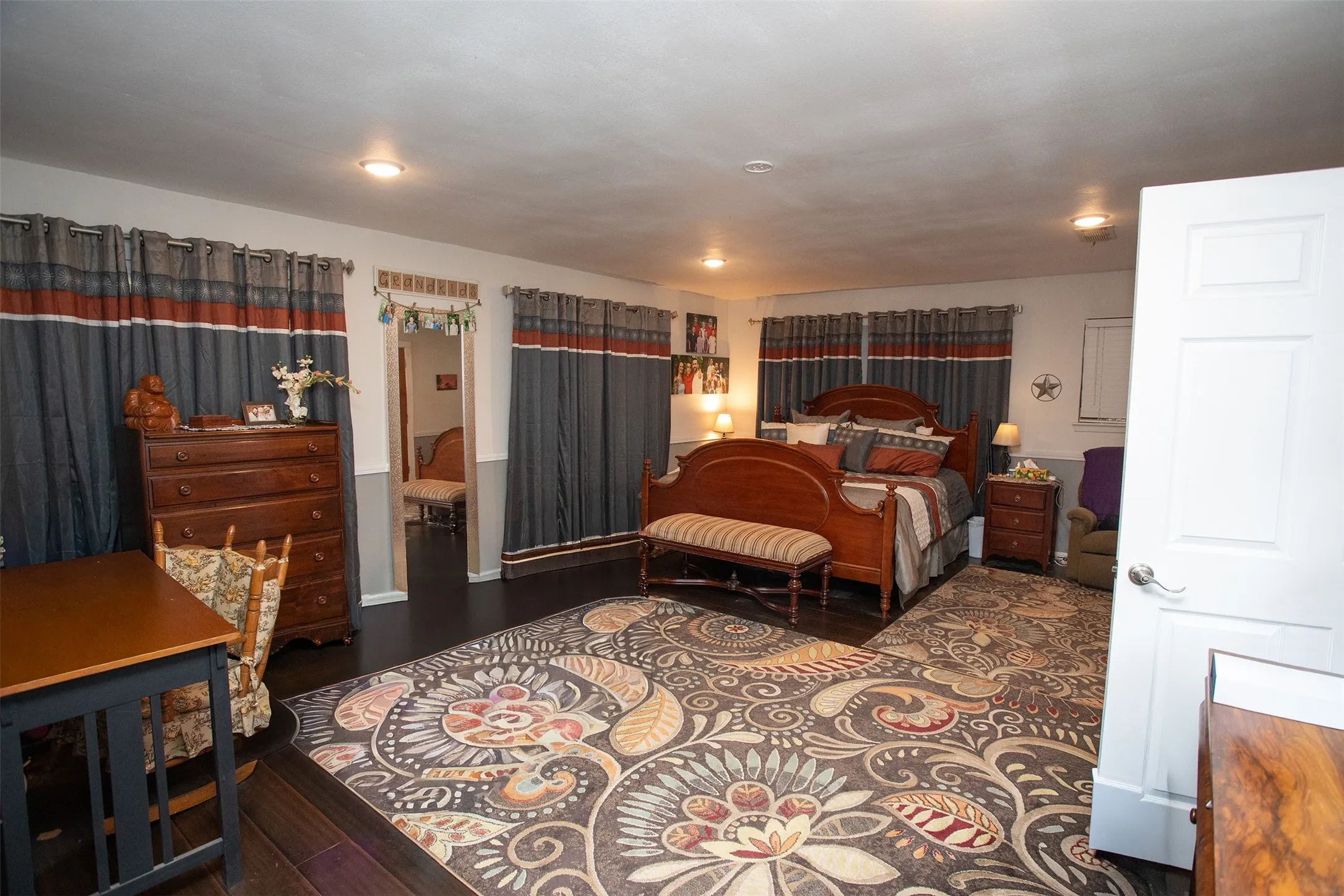 Single Family Residence For Sale in Young County , 1430 Point Road, Graham, Texas 76450, 2 Bedroom, 2 Bathroom, 1 Garage spaces, 2,257 Sqft, built in 1970, mls#21322807, Real Estate Agent in Graham, Homes For Sale in Young county, Homes For Sale in Graham, Realtor in Graham Texas, Real Estate Brokerage Independent Realty Texas, Luminita Cordes Realtor