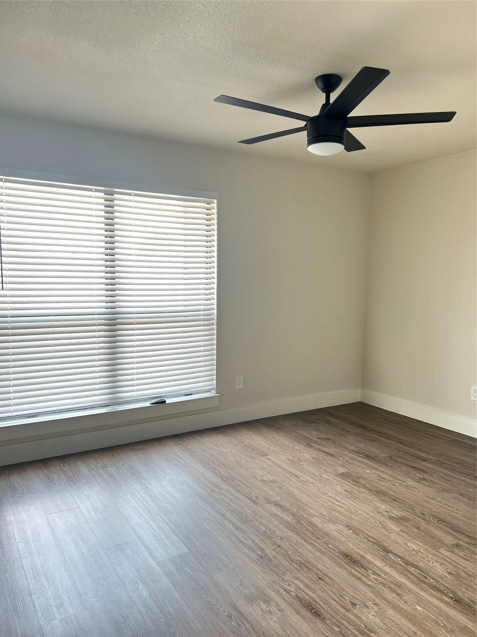 Condominium For Rent in Dallas County , 5840 Spring Valley Road 902, Dallas, Texas 75254, 2 Bedroom, 2 Bathroom, Garage spaces, 1,116 Sqft, built in 1981, mls#21325494, Real Estate Agent in Dallas, Homes For Rent in Dallas county, Homes For Rent in Dallas, Realtor in Dallas Texas, Real Estate Brokerage Independent Realty Texas, Luminita Cordes Realtor