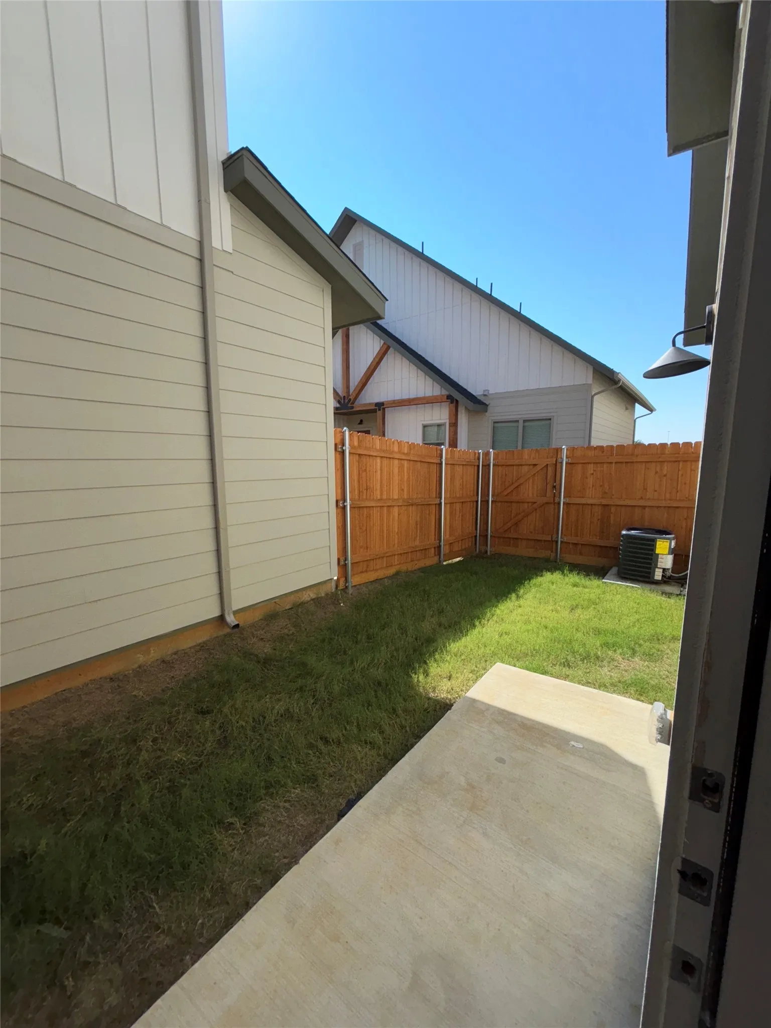 Single Family Residence For Rent in Denton County , 2036 Oak Grove 137B, Aubrey, Texas 76227, 1 Bedroom, 1 Bathroom, Garage spaces, 766 Sqft, built in 2025, mls#21325507, Real Estate Agent in Aubrey, Homes For Rent in Denton county, Homes For Rent in Aubrey, Realtor in Aubrey Texas, Real Estate Brokerage Independent Realty Texas, Luminita Cordes Realtor