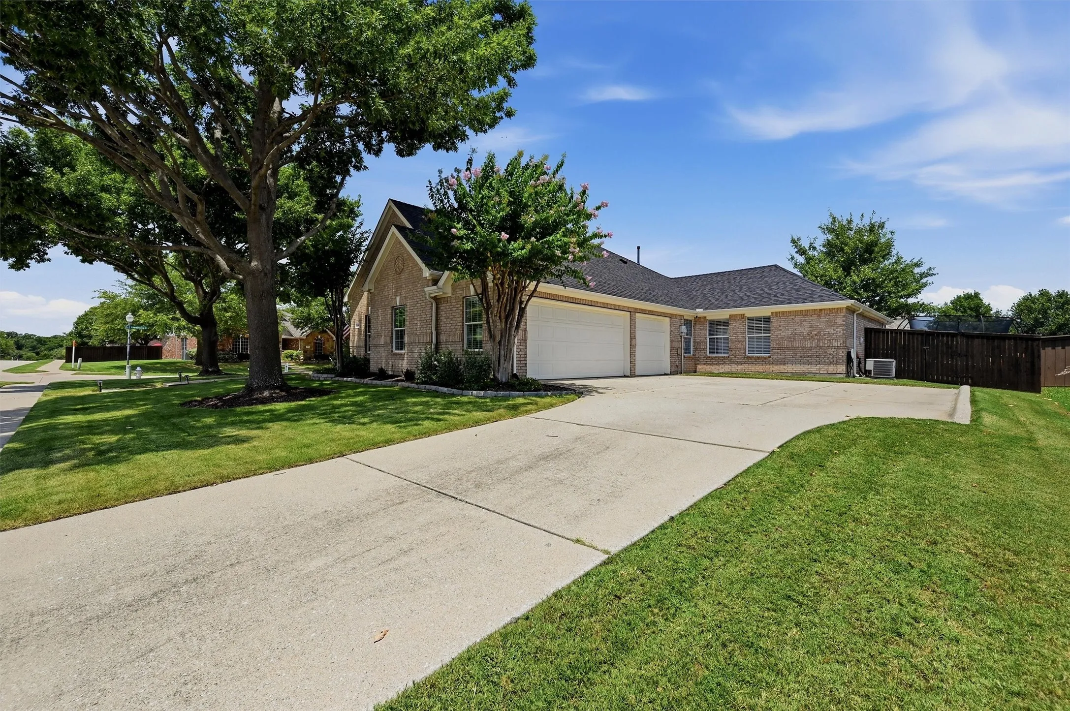 Single Family Residence For Sale in Collin County , 1341 Cedar Lake Drive, Prosper, Texas 75078, 4 Bedroom, 2 Bathroom, 3 Garage spaces, 2,818 Sqft, built in 2005, mls#21325475, Real Estate Agent in Prosper, Homes For Sale in Collin county, Homes For Sale in Prosper, Realtor in Prosper Texas, Real Estate Brokerage Independent Realty Texas, Luminita Cordes Realtor