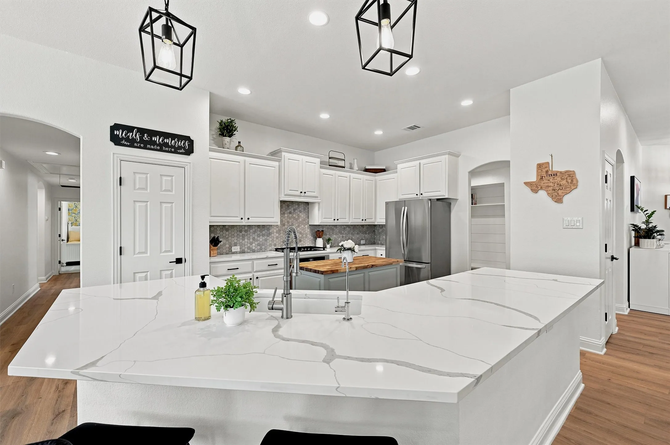 Single Family Residence For Sale in Collin County , 1341 Cedar Lake Drive, Prosper, Texas 75078, 4 Bedroom, 2 Bathroom, 3 Garage spaces, 2,818 Sqft, built in 2005, mls#21325475, Real Estate Agent in Prosper, Homes For Sale in Collin county, Homes For Sale in Prosper, Realtor in Prosper Texas, Real Estate Brokerage Independent Realty Texas, Luminita Cordes Realtor
