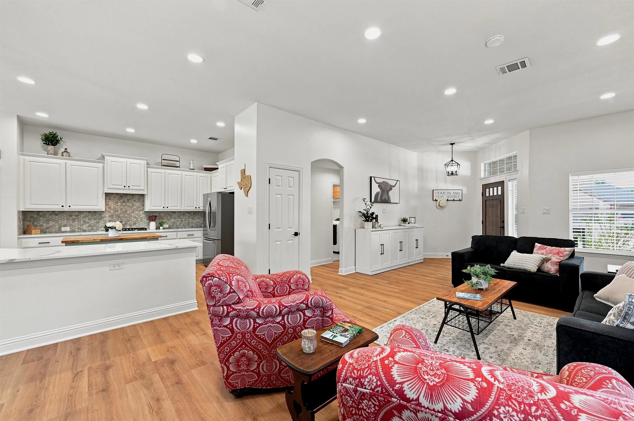 Single Family Residence For Sale in Collin County , 1341 Cedar Lake Drive, Prosper, Texas 75078, 4 Bedroom, 2 Bathroom, 3 Garage spaces, 2,818 Sqft, built in 2005, mls#21325475, Real Estate Agent in Prosper, Homes For Sale in Collin county, Homes For Sale in Prosper, Realtor in Prosper Texas, Real Estate Brokerage Independent Realty Texas, Luminita Cordes Realtor