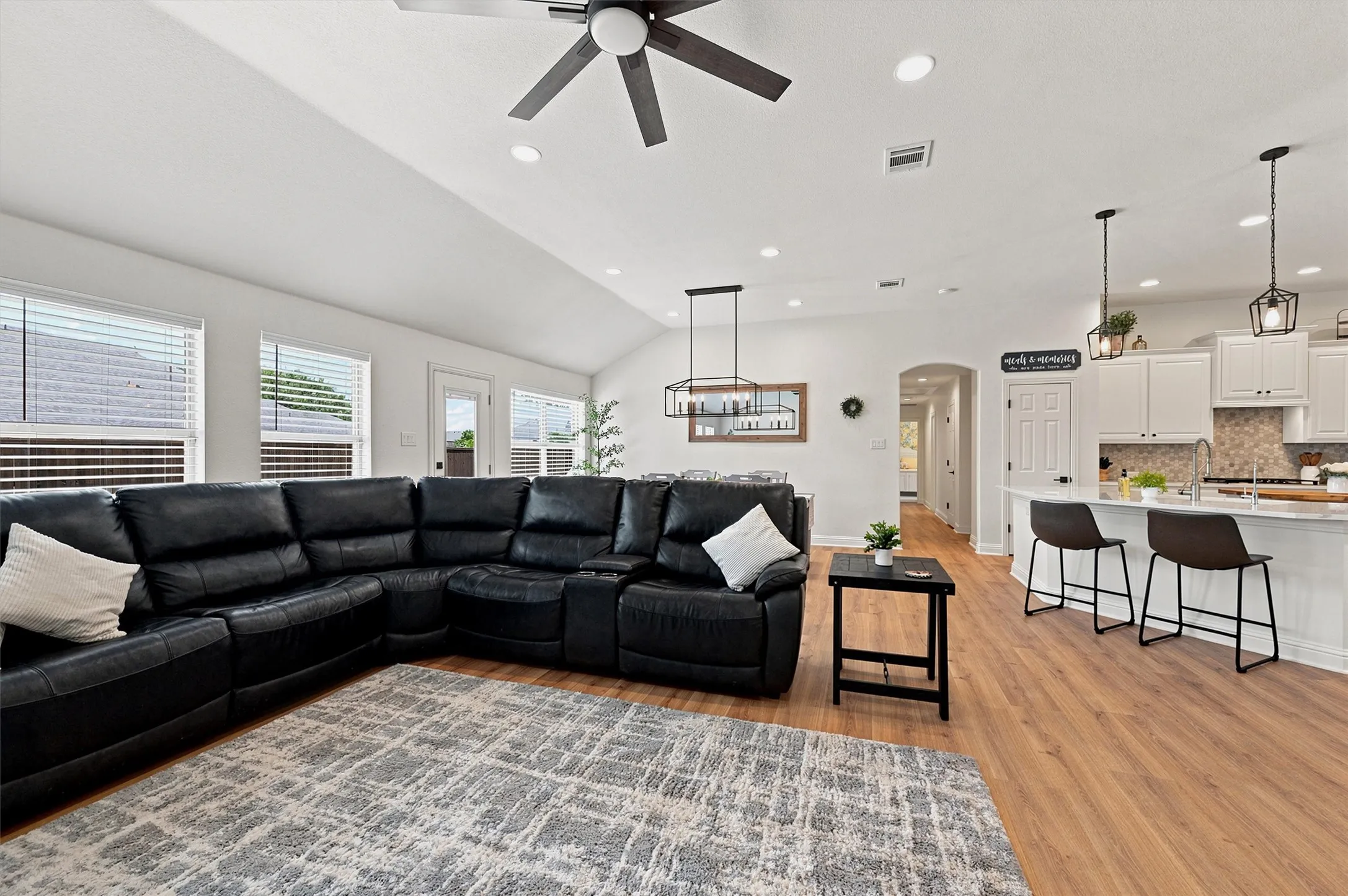 Single Family Residence For Sale in Collin County , 1341 Cedar Lake Drive, Prosper, Texas 75078, 4 Bedroom, 2 Bathroom, 3 Garage spaces, 2,818 Sqft, built in 2005, mls#21325475, Real Estate Agent in Prosper, Homes For Sale in Collin county, Homes For Sale in Prosper, Realtor in Prosper Texas, Real Estate Brokerage Independent Realty Texas, Luminita Cordes Realtor