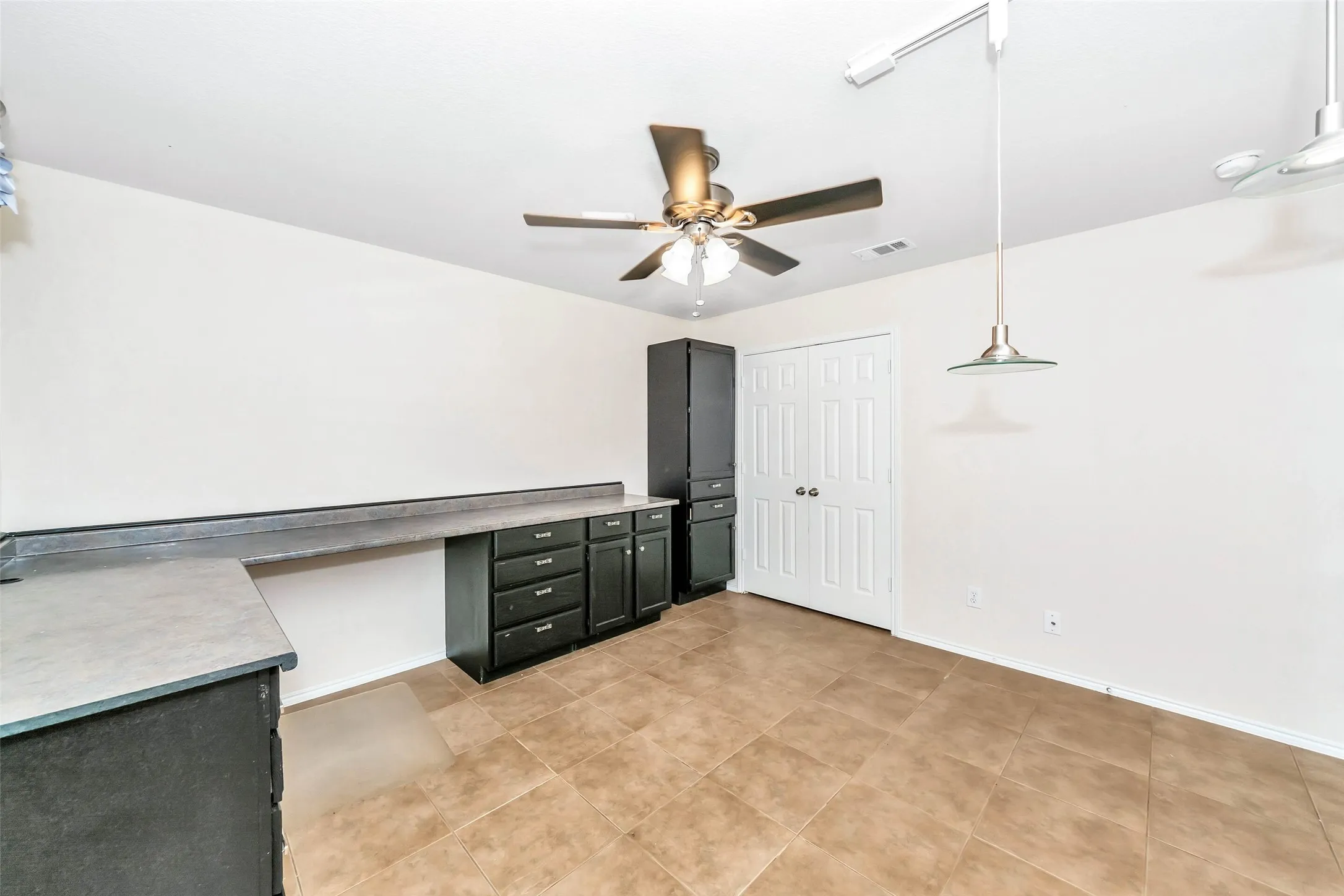 Single Family Residence For Rent in Tarrant County , 12644 Harvest Grove Drive, Fort Worth, Texas 76244, 4 Bedroom, 2 Bathroom, 2 Garage spaces, 2,105 Sqft, built in 2008, mls#21325506, Real Estate Agent in Fort Worth, Homes For Rent in Tarrant county, Homes For Rent in Fort Worth, Realtor in Fort Worth Texas, Real Estate Brokerage Independent Realty Texas, Luminita Cordes Realtor