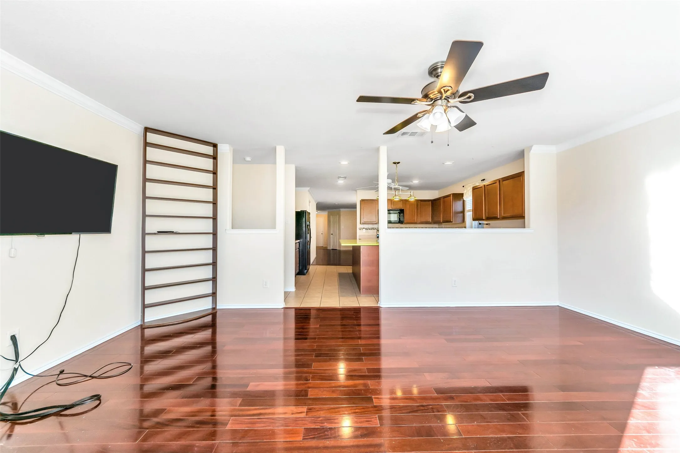 Single Family Residence For Rent in Tarrant County , 12644 Harvest Grove Drive, Fort Worth, Texas 76244, 4 Bedroom, 2 Bathroom, 2 Garage spaces, 2,105 Sqft, built in 2008, mls#21325506, Real Estate Agent in Fort Worth, Homes For Rent in Tarrant county, Homes For Rent in Fort Worth, Realtor in Fort Worth Texas, Real Estate Brokerage Independent Realty Texas, Luminita Cordes Realtor