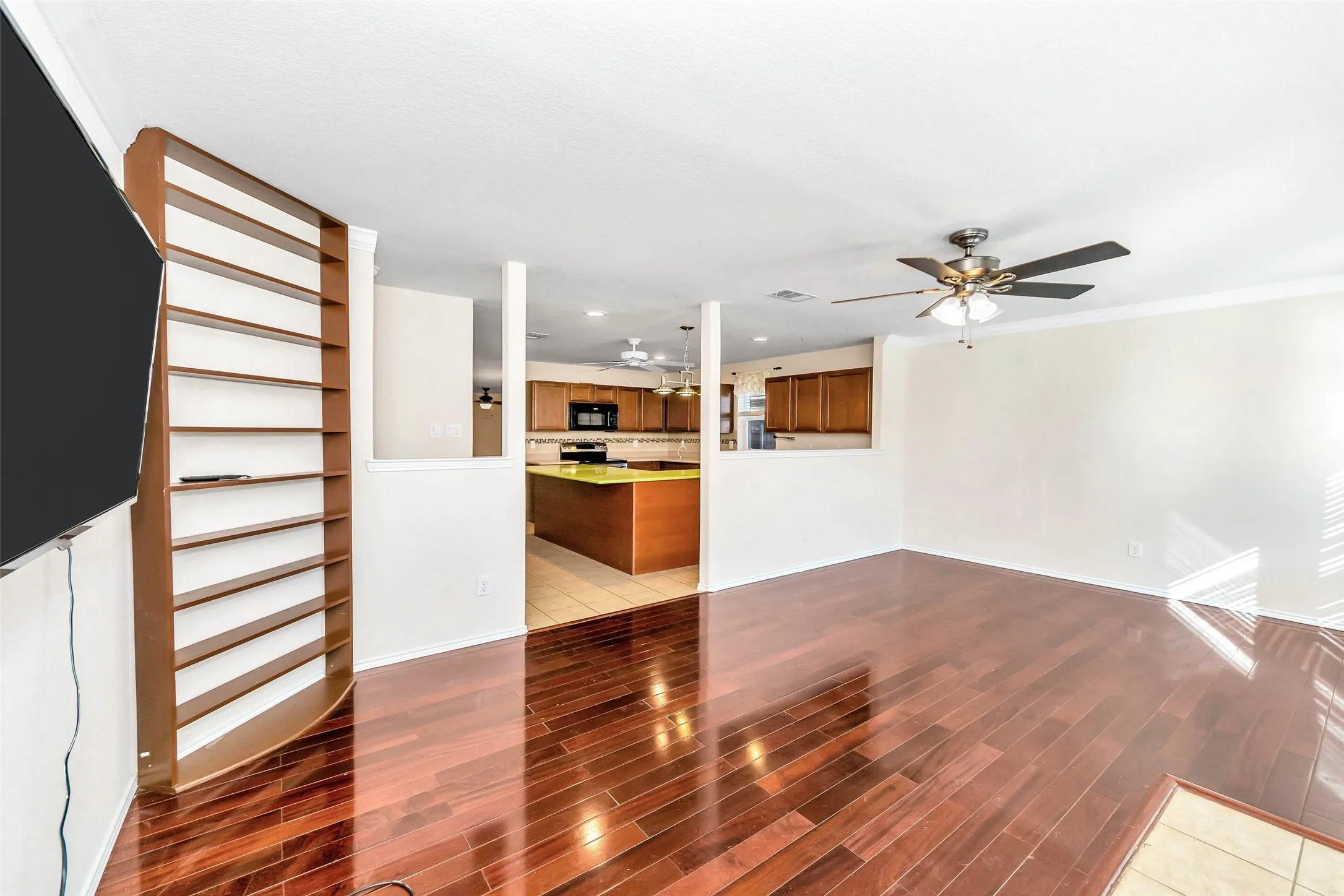 Single Family Residence For Rent in Tarrant County , 12644 Harvest Grove Drive, Fort Worth, Texas 76244, 4 Bedroom, 2 Bathroom, 2 Garage spaces, 2,105 Sqft, built in 2008, mls#21325506, Real Estate Agent in Fort Worth, Homes For Rent in Tarrant county, Homes For Rent in Fort Worth, Realtor in Fort Worth Texas, Real Estate Brokerage Independent Realty Texas, Luminita Cordes Realtor