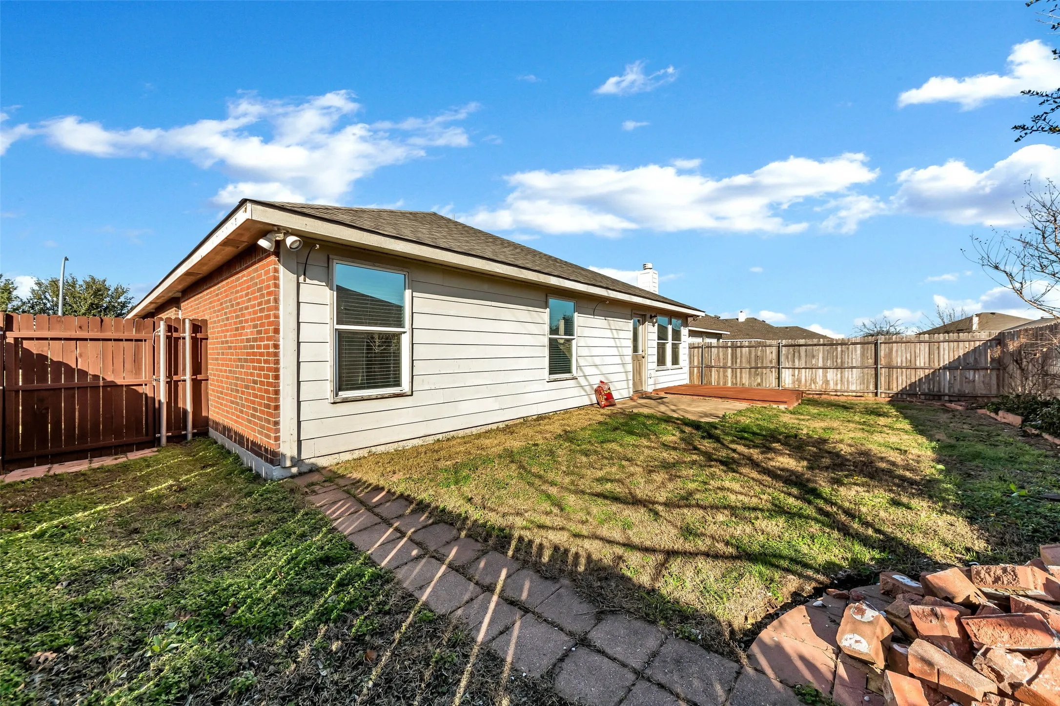 Single Family Residence For Rent in Tarrant County , 12644 Harvest Grove Drive, Fort Worth, Texas 76244, 4 Bedroom, 2 Bathroom, 2 Garage spaces, 2,105 Sqft, built in 2008, mls#21325506, Real Estate Agent in Fort Worth, Homes For Rent in Tarrant county, Homes For Rent in Fort Worth, Realtor in Fort Worth Texas, Real Estate Brokerage Independent Realty Texas, Luminita Cordes Realtor