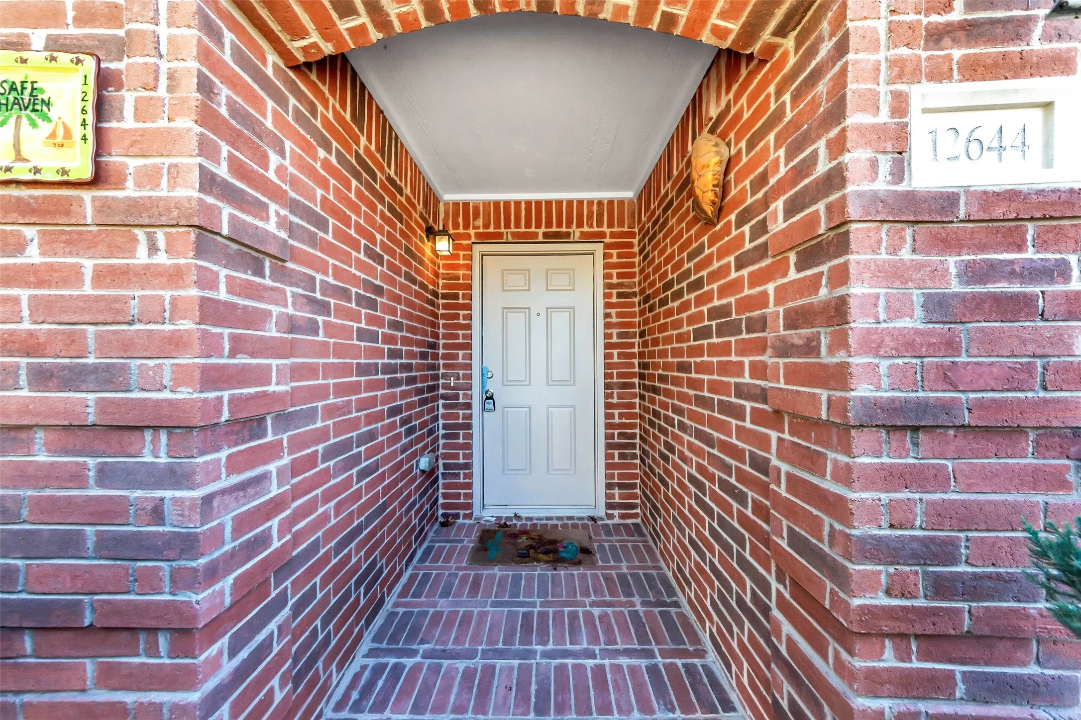 Single Family Residence For Rent in Tarrant County , 12644 Harvest Grove Drive, Fort Worth, Texas 76244, 4 Bedroom, 2 Bathroom, 2 Garage spaces, 2,105 Sqft, built in 2008, mls#21325506, Real Estate Agent in Fort Worth, Homes For Rent in Tarrant county, Homes For Rent in Fort Worth, Realtor in Fort Worth Texas, Real Estate Brokerage Independent Realty Texas, Luminita Cordes Realtor