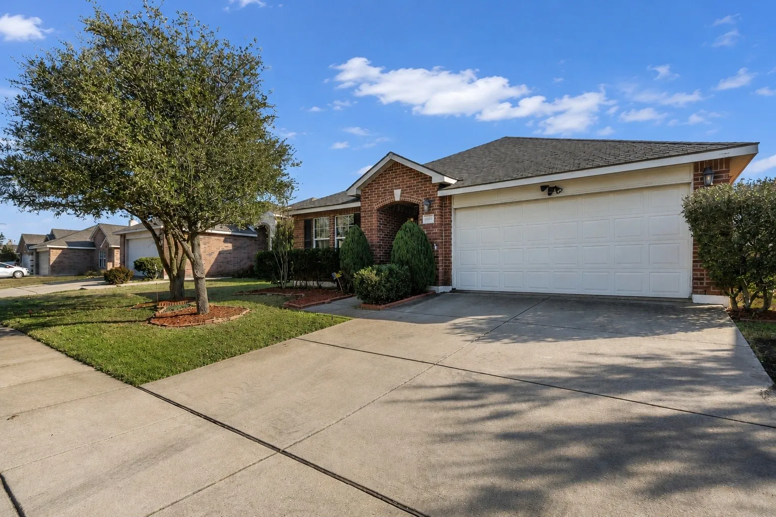 Single Family Residence For Rent in Tarrant County , 12644 Harvest Grove Drive, Fort Worth, Texas 76244, 4 Bedroom, 2 Bathroom, 2 Garage spaces, 2,105 Sqft, built in 2008, mls#21325506, Real Estate Agent in Fort Worth, Homes For Rent in Tarrant county, Homes For Rent in Fort Worth, Realtor in Fort Worth Texas, Real Estate Brokerage Independent Realty Texas, Luminita Cordes Realtor