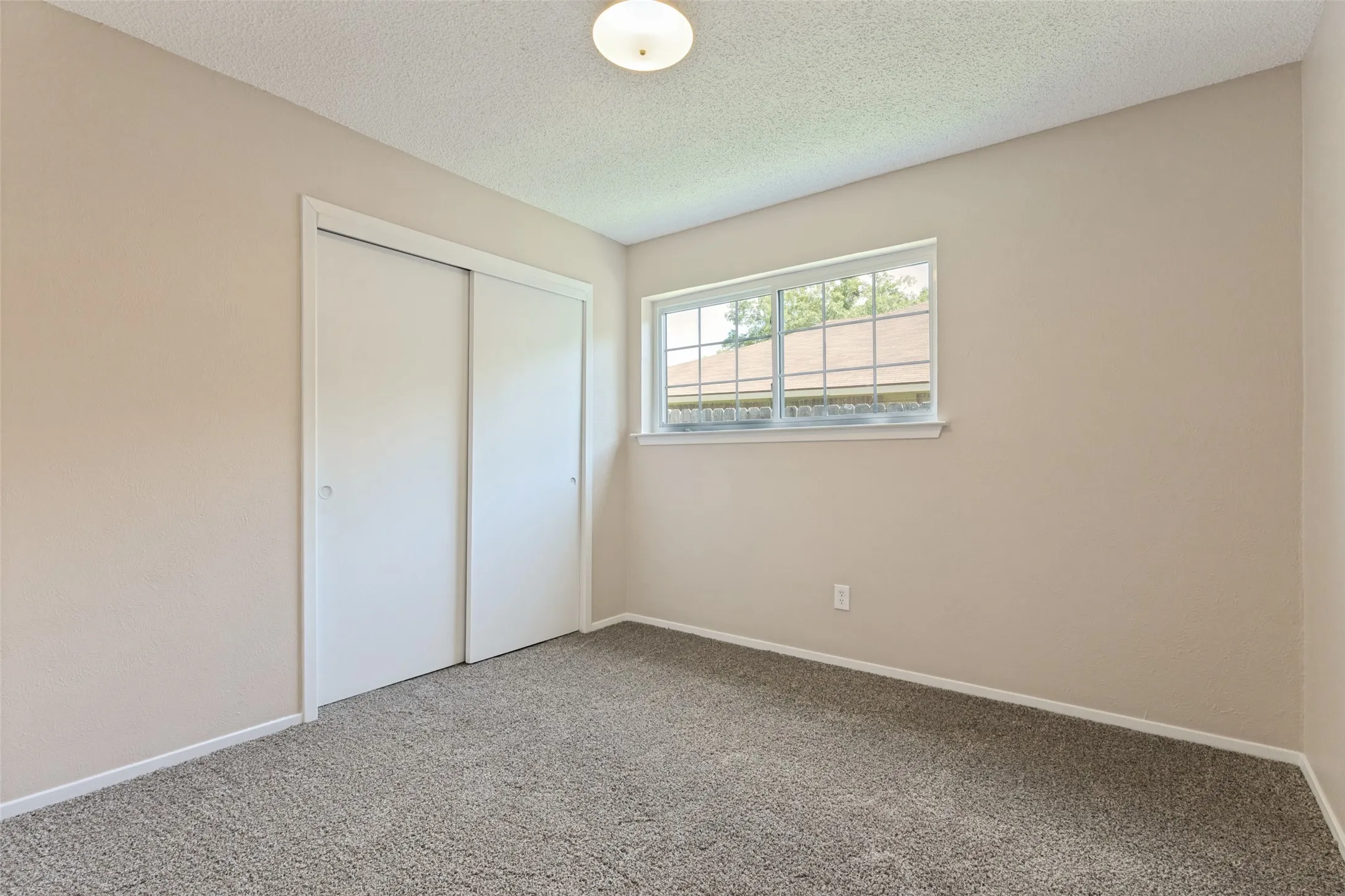 Single Family Residence For Sale in Tarrant County , 413 Goldfinch Drive, Fort Worth, Texas 76108, 3 Bedroom, 2 Bathroom, 2 Garage spaces, 1,812 Sqft, built in 1979, mls#21318467, Real Estate Agent in Fort Worth, Homes For Sale in Tarrant county, Homes For Sale in Fort Worth, Realtor in Fort Worth Texas, Real Estate Brokerage Independent Realty Texas, Luminita Cordes Realtor