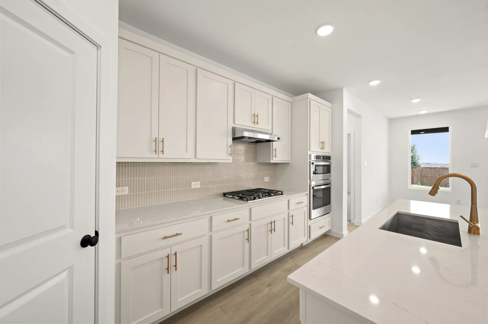 16_664 Tyronza- Kitchen-4