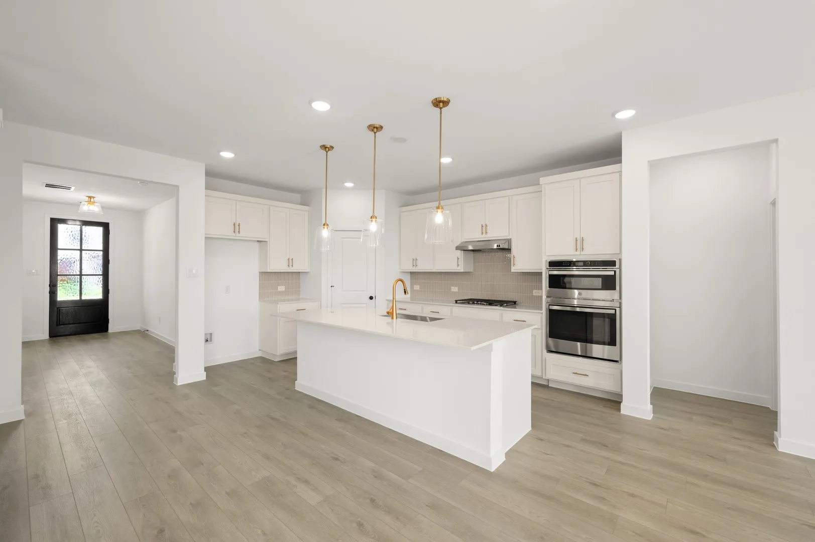 14_664 Tyronza- Kitchen-2