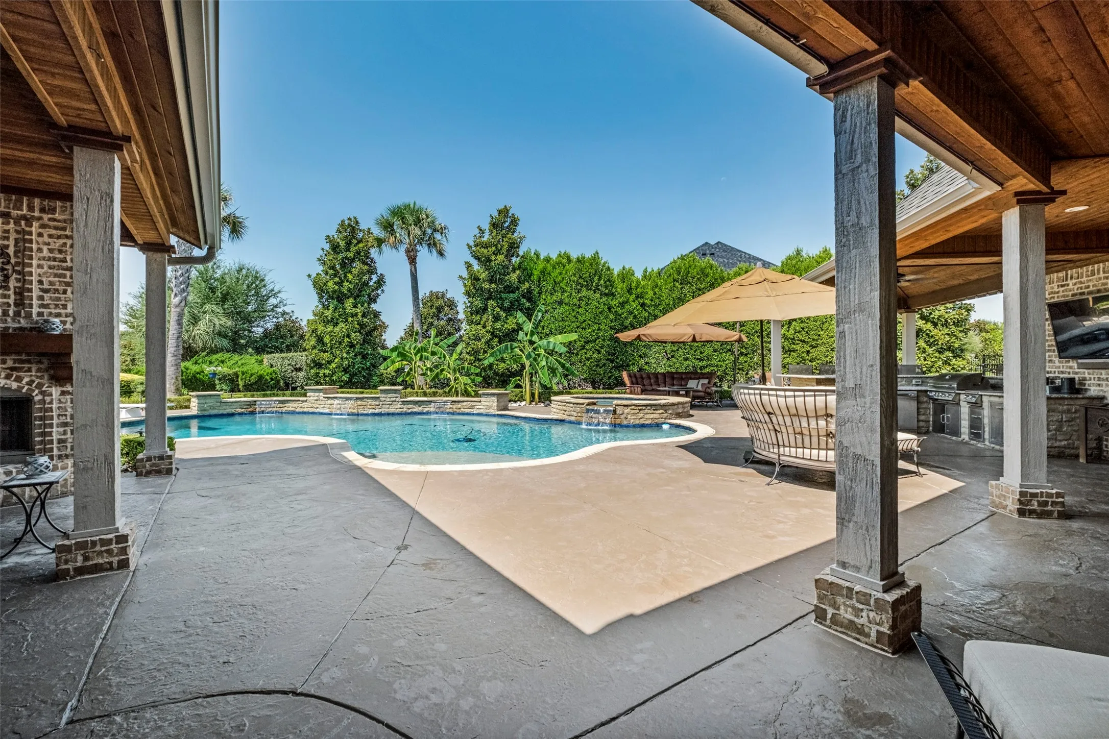 Single Family Residence For Sale in Collin County , 7004 Stony Oak Court, Parker, Texas 75002, 4 Bedroom, 6 Bathroom, 3 Garage spaces, 5,111 Sqft, built in 2007, mls#21323950, Real Estate Agent in Parker, Homes For Sale in Collin county, Homes For Sale in Parker, Realtor in Parker Texas, Real Estate Brokerage Independent Realty Texas, Luminita Cordes Realtor