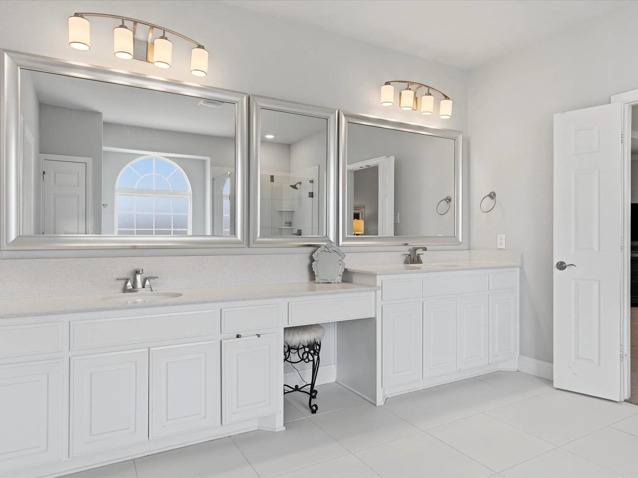 Primary bath with dual sinks and makeup area